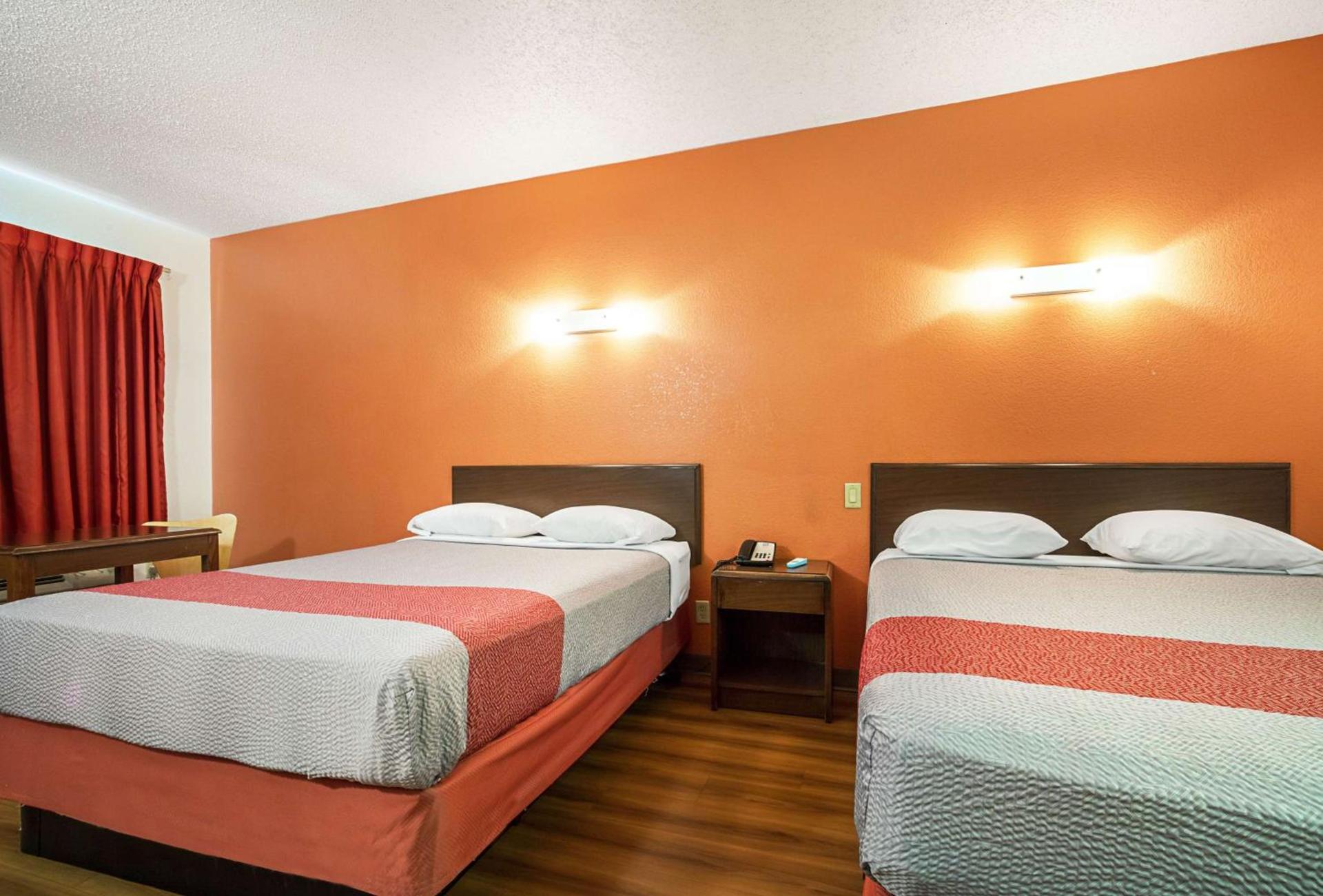 Motel 6-Covington, TN photo 9