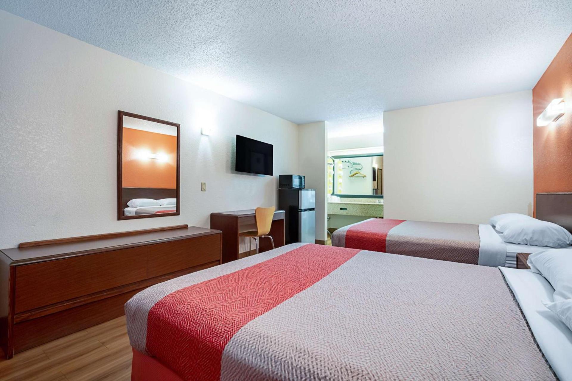 Motel 6-Covington, TN photo 16