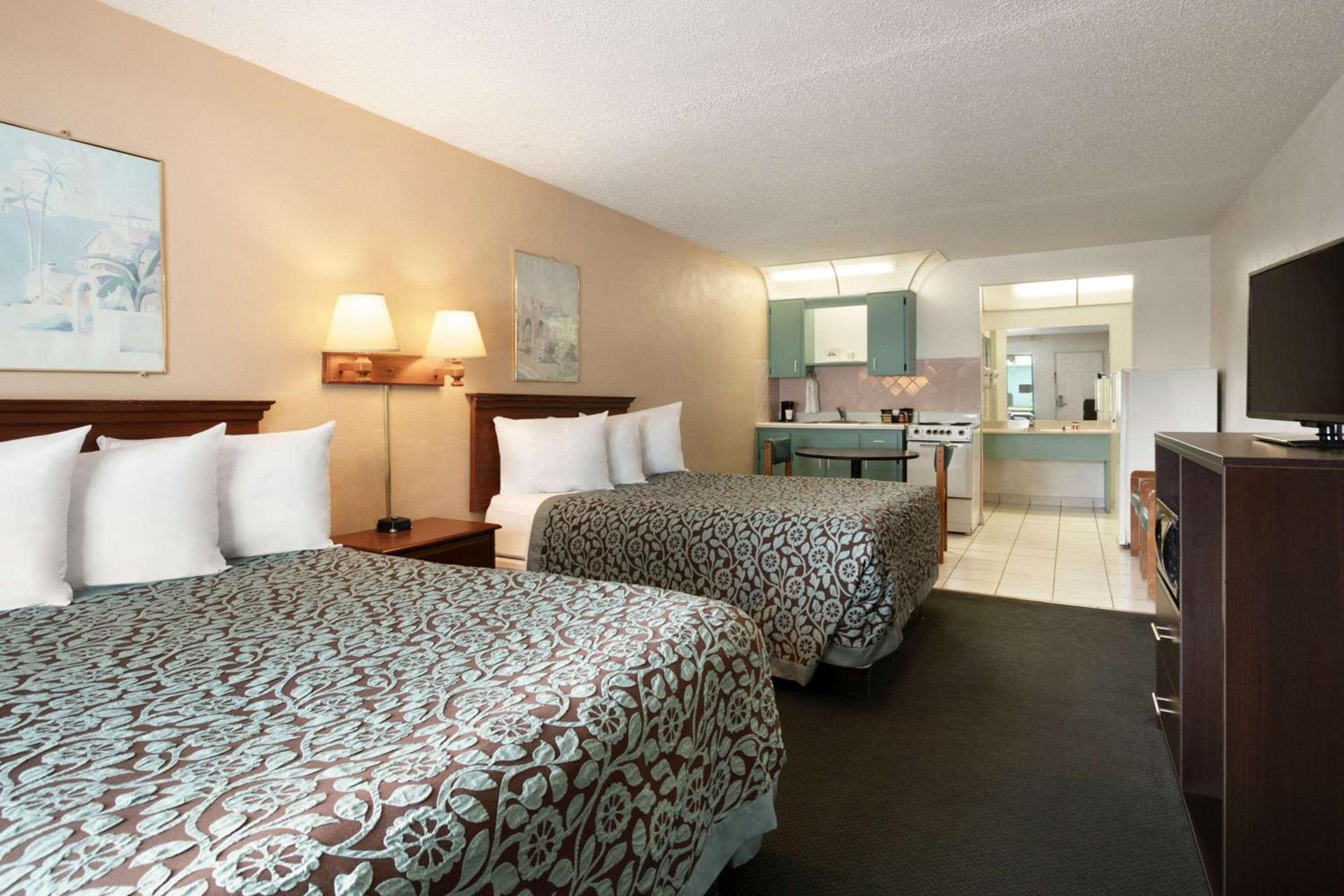 Days Inn by Wyndham Clearwater/Central photo 10