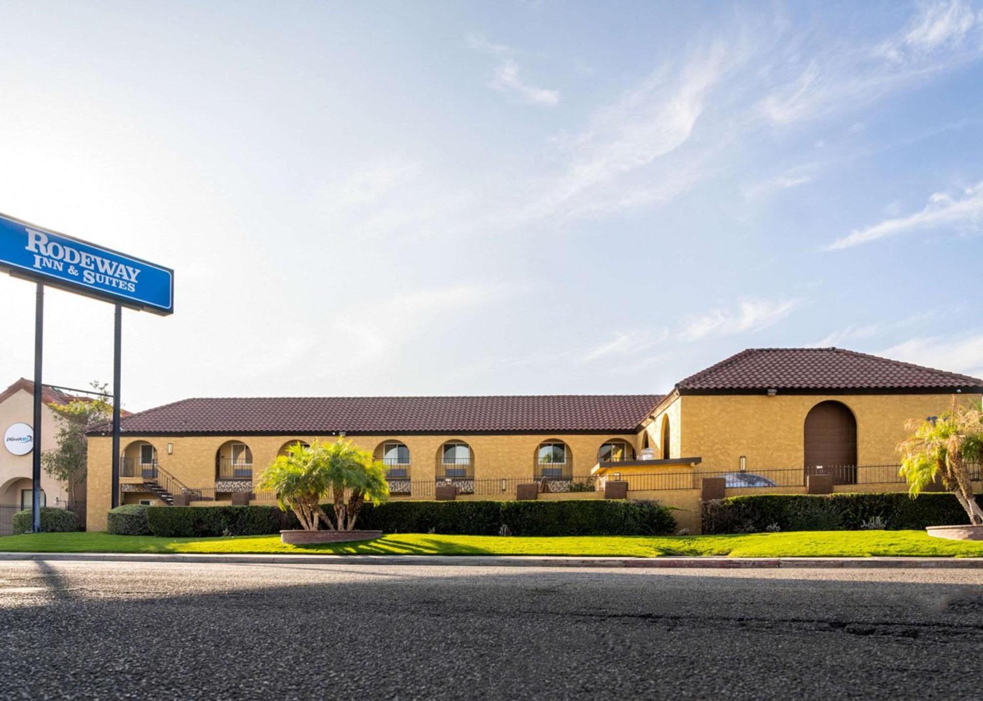Rodeway Inn & Suites Colton-Riverside — hotel in Colton