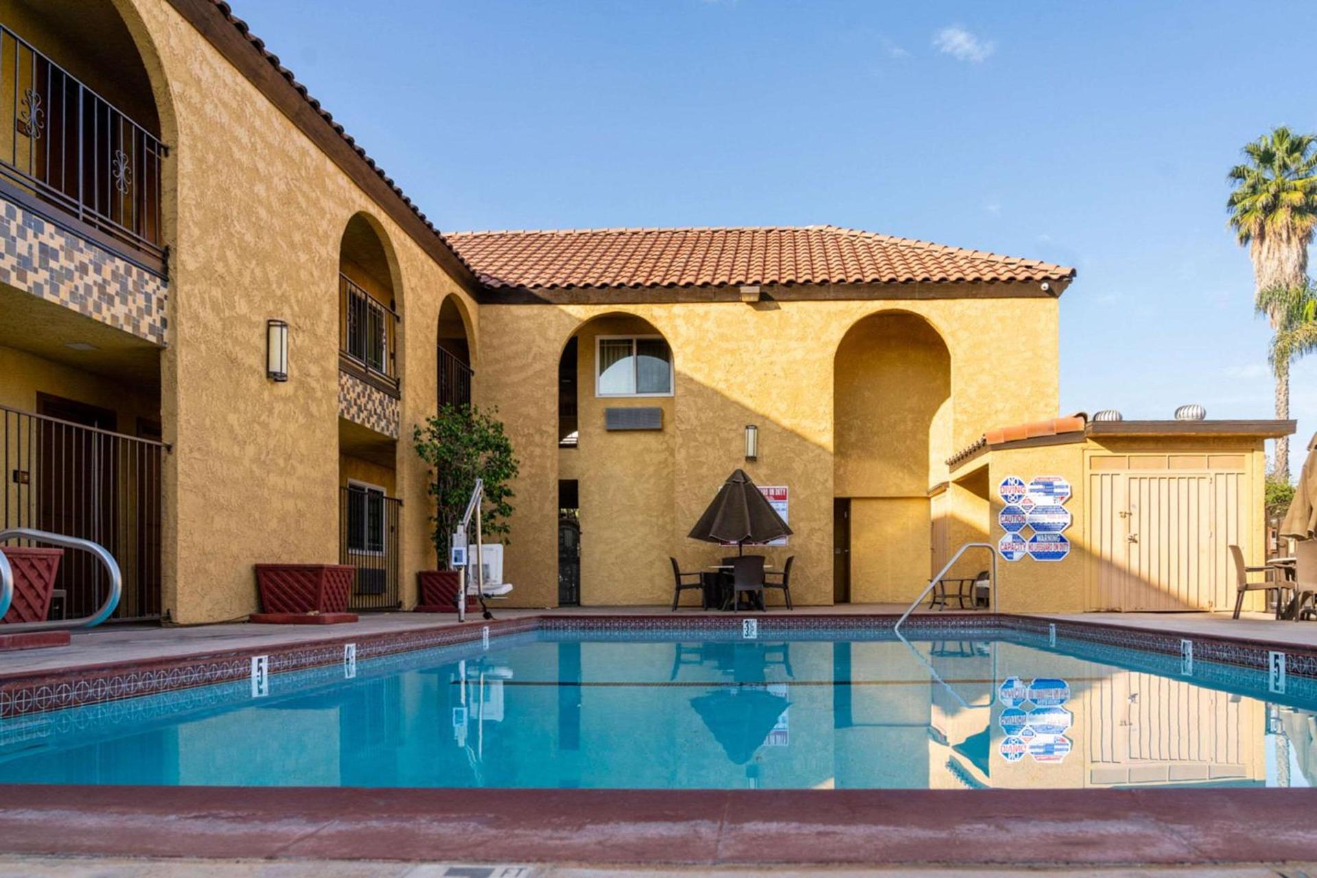 Rodeway Inn & Suites Colton-Riverside photo 23