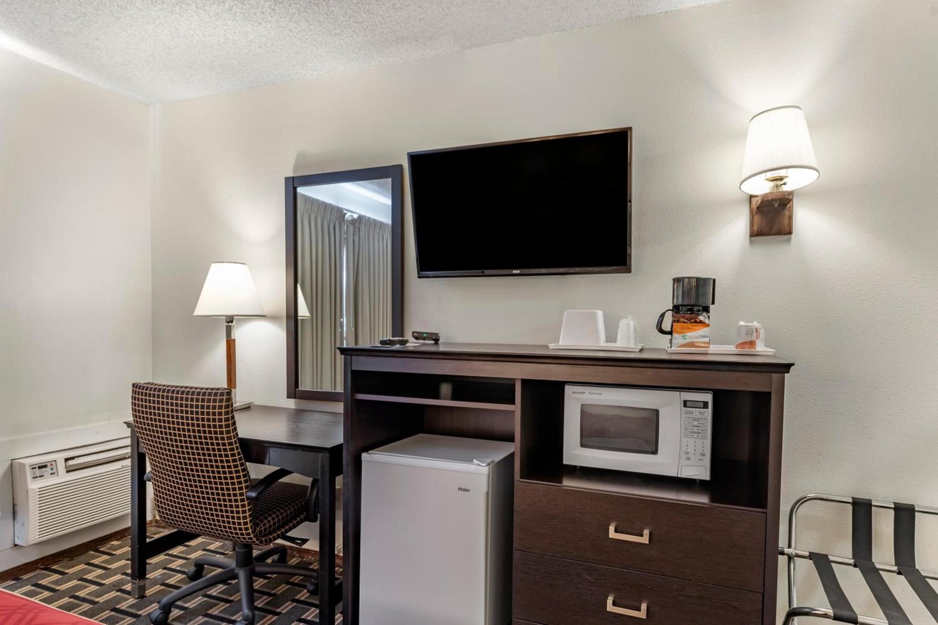Econo Lodge La Junta photo 13