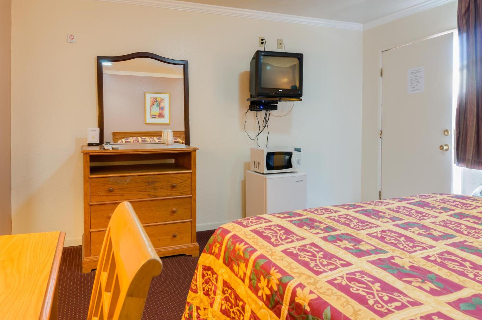 Mission Motel photo 10