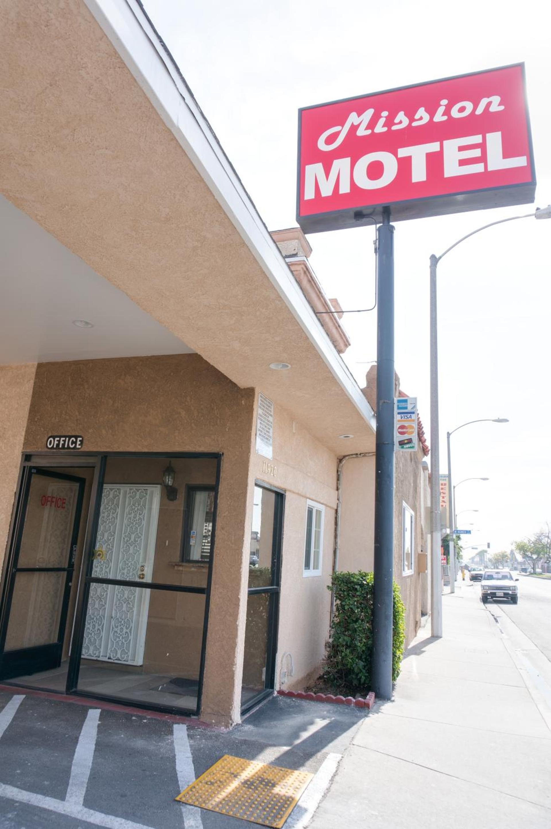 Mission Motel photo 11