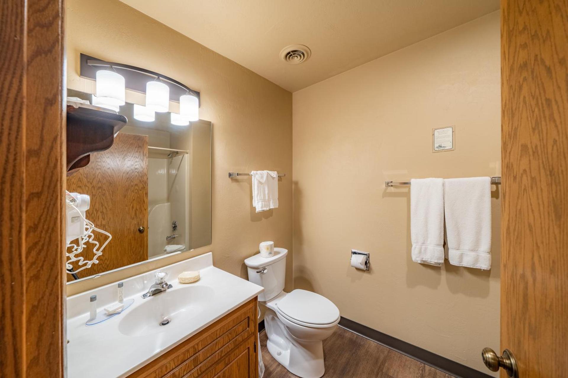 Somerset Inn & Suites photo 51
