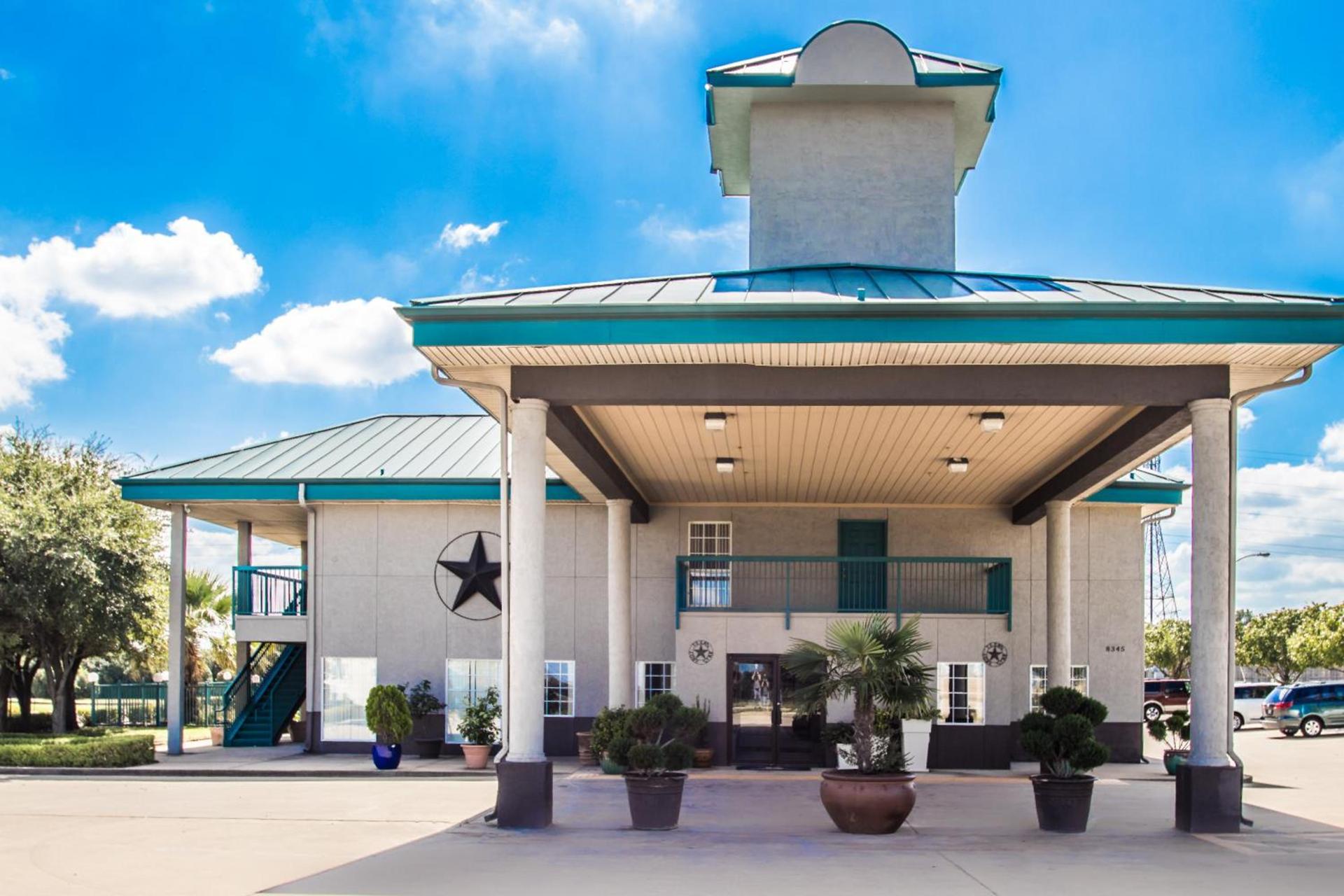 Americas Best Value Inn Fort Worth photo 42
