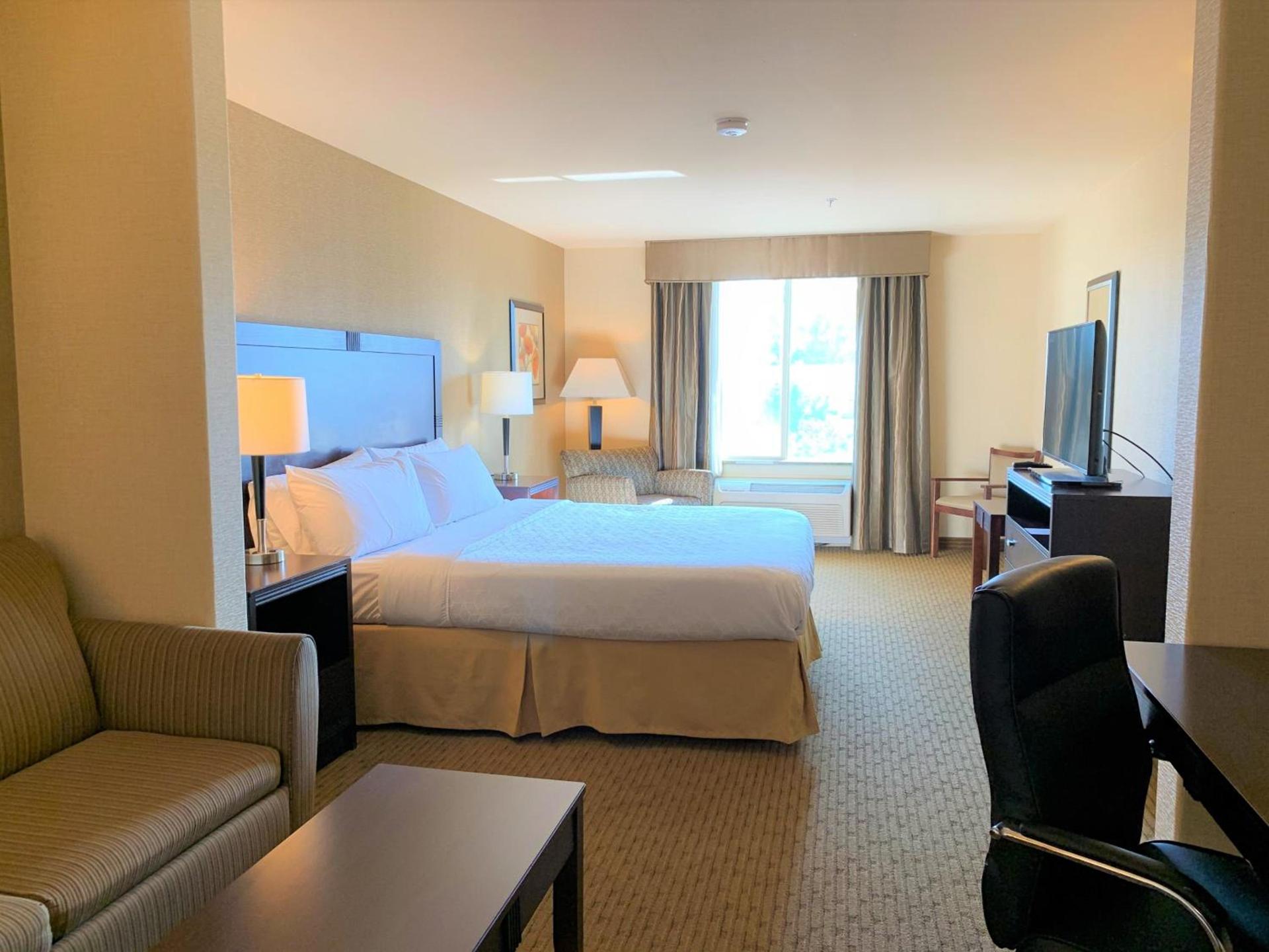 Holiday Inn Express Fresno Northwest - Herndon by IHG photo 29