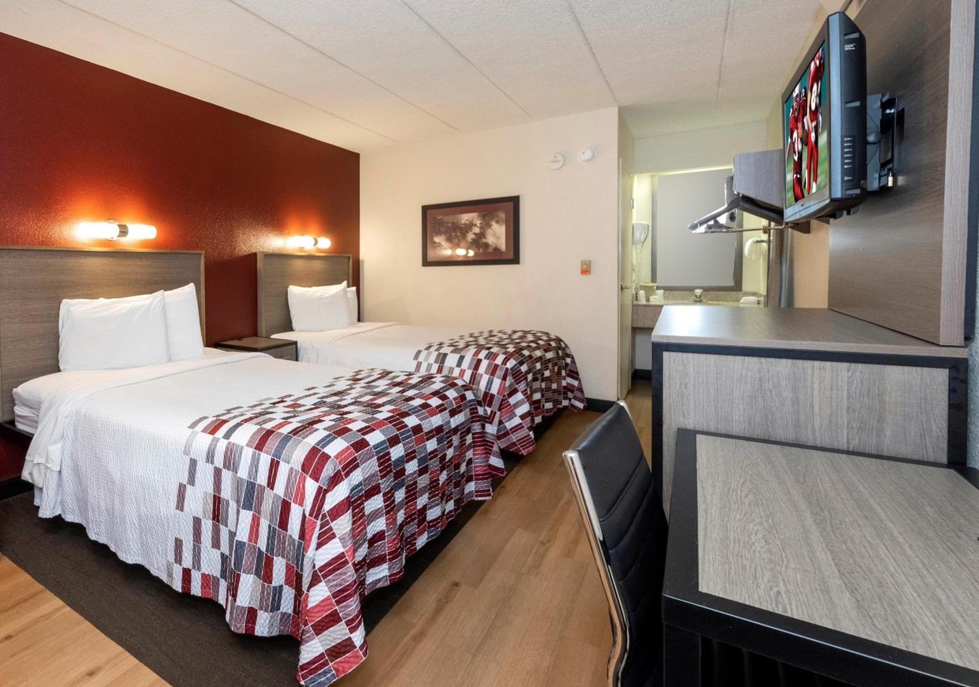 Red Roof Inn Edison photo 14