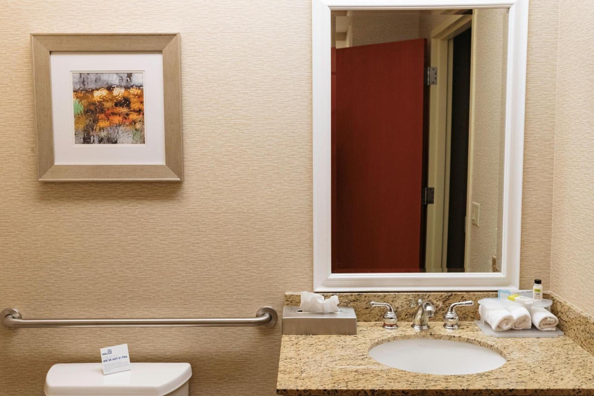 Holiday Inn Express & Suites - Olathe North by IHG photo 22