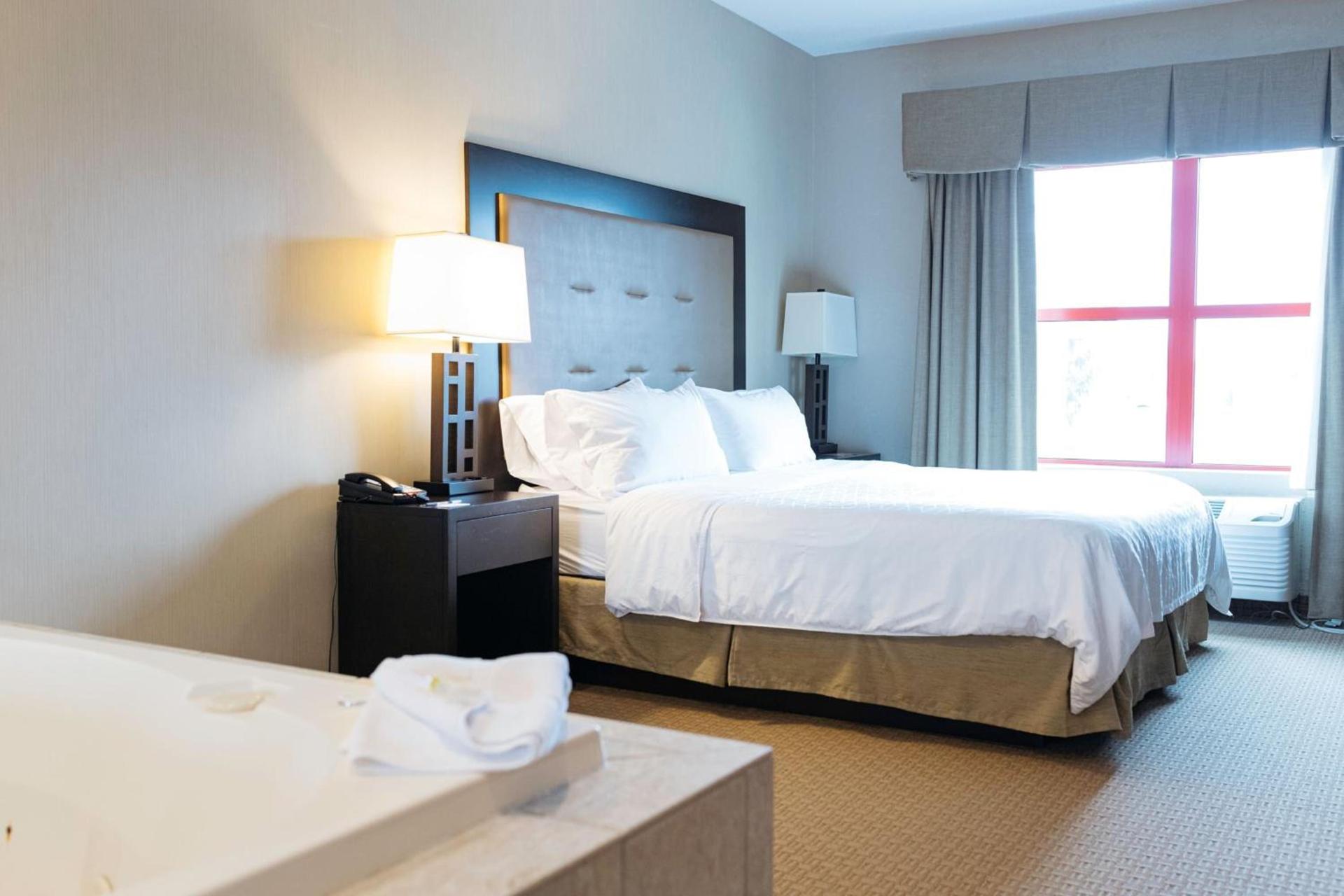 Holiday Inn Express & Suites - Olathe North by IHG photo 25