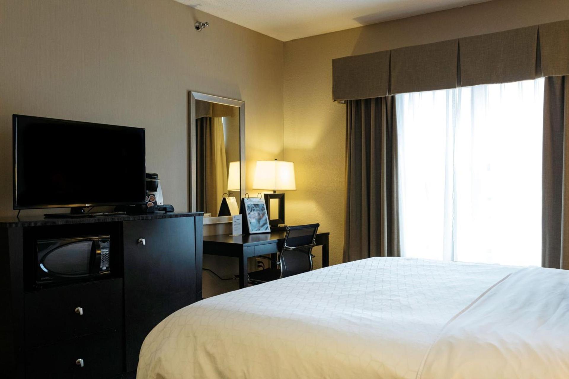 Holiday Inn Express & Suites - Olathe North by IHG photo 44