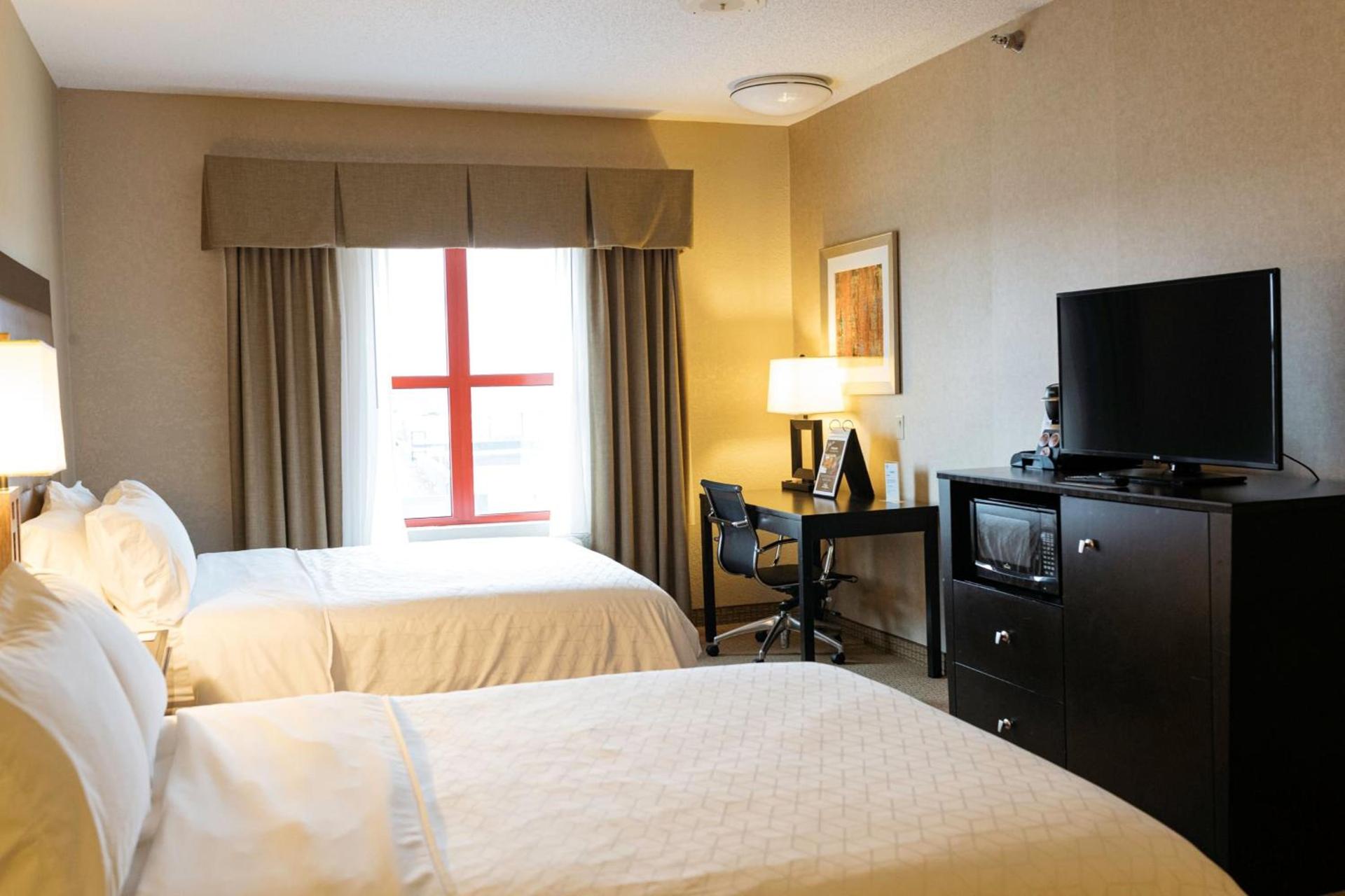 Holiday Inn Express & Suites - Olathe North by IHG photo 47