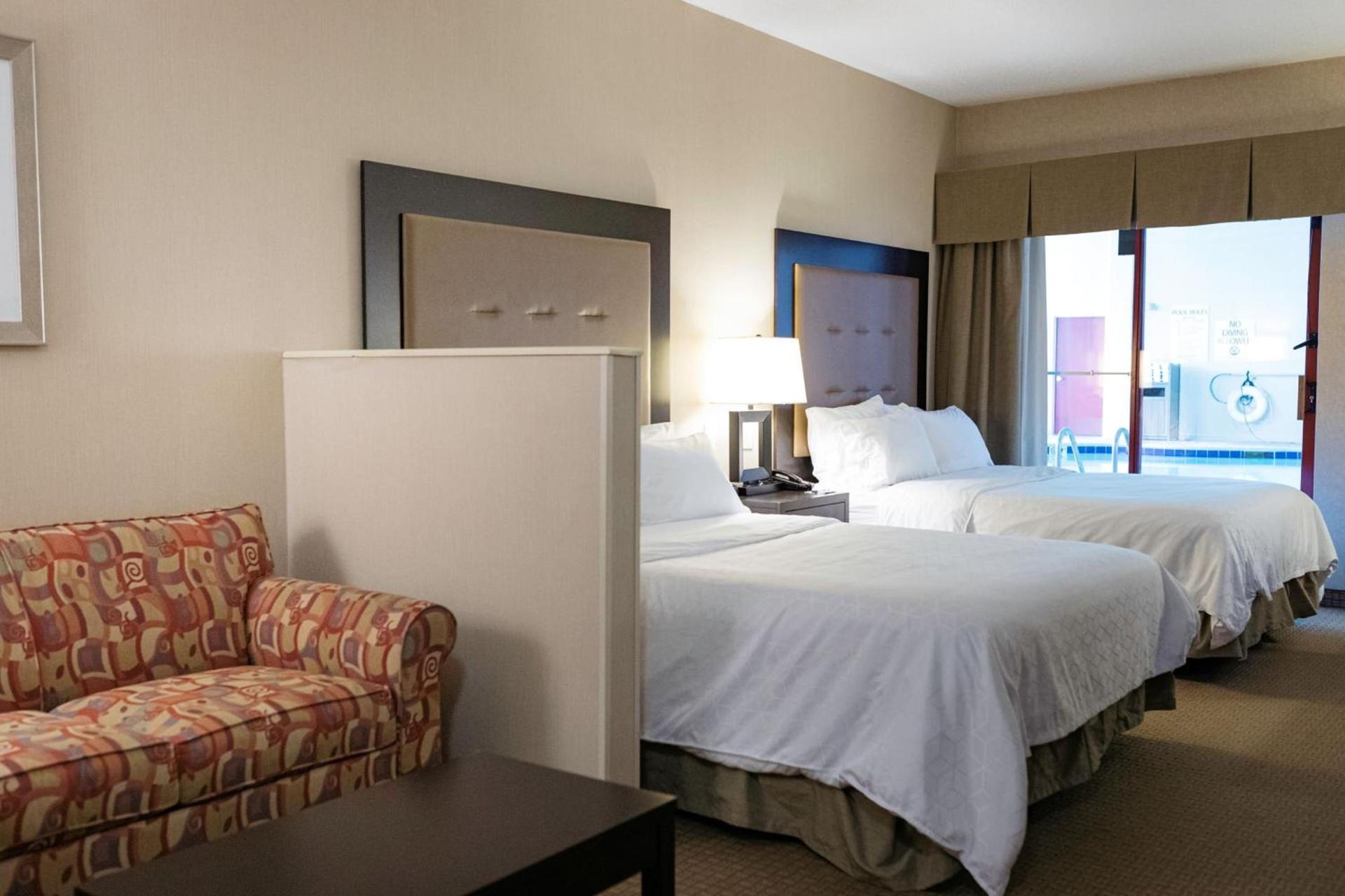 Holiday Inn Express & Suites - Olathe North by IHG photo 32