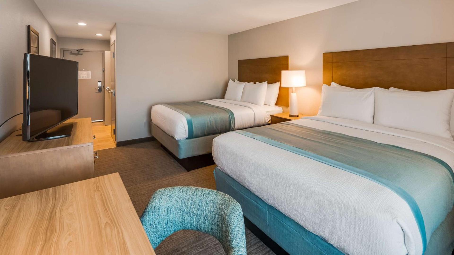 Best Western Plus Desoto photo 6