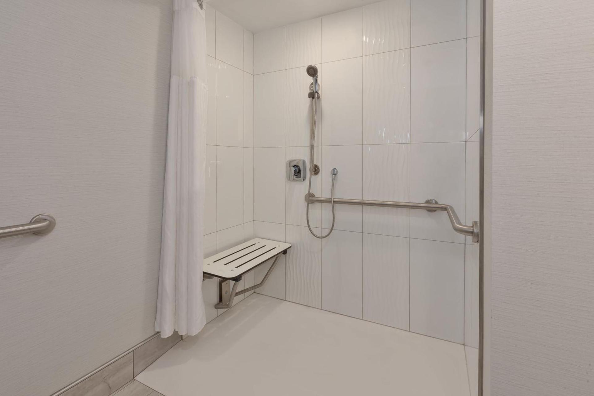 Hotel Indigo Rochester - Mayo Clinic Area by IHG photo 9