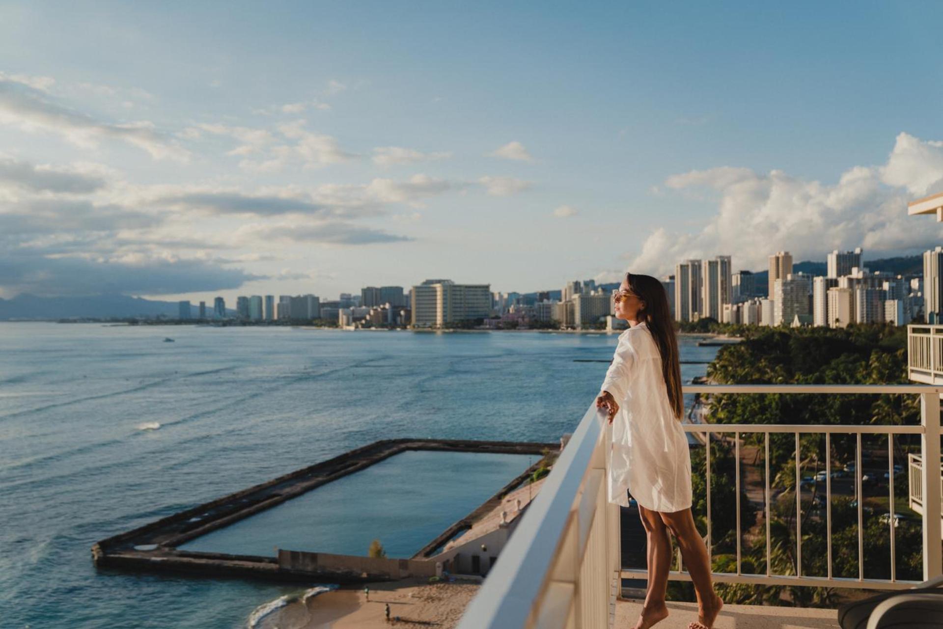Kaimana Beach Hotel photo 11