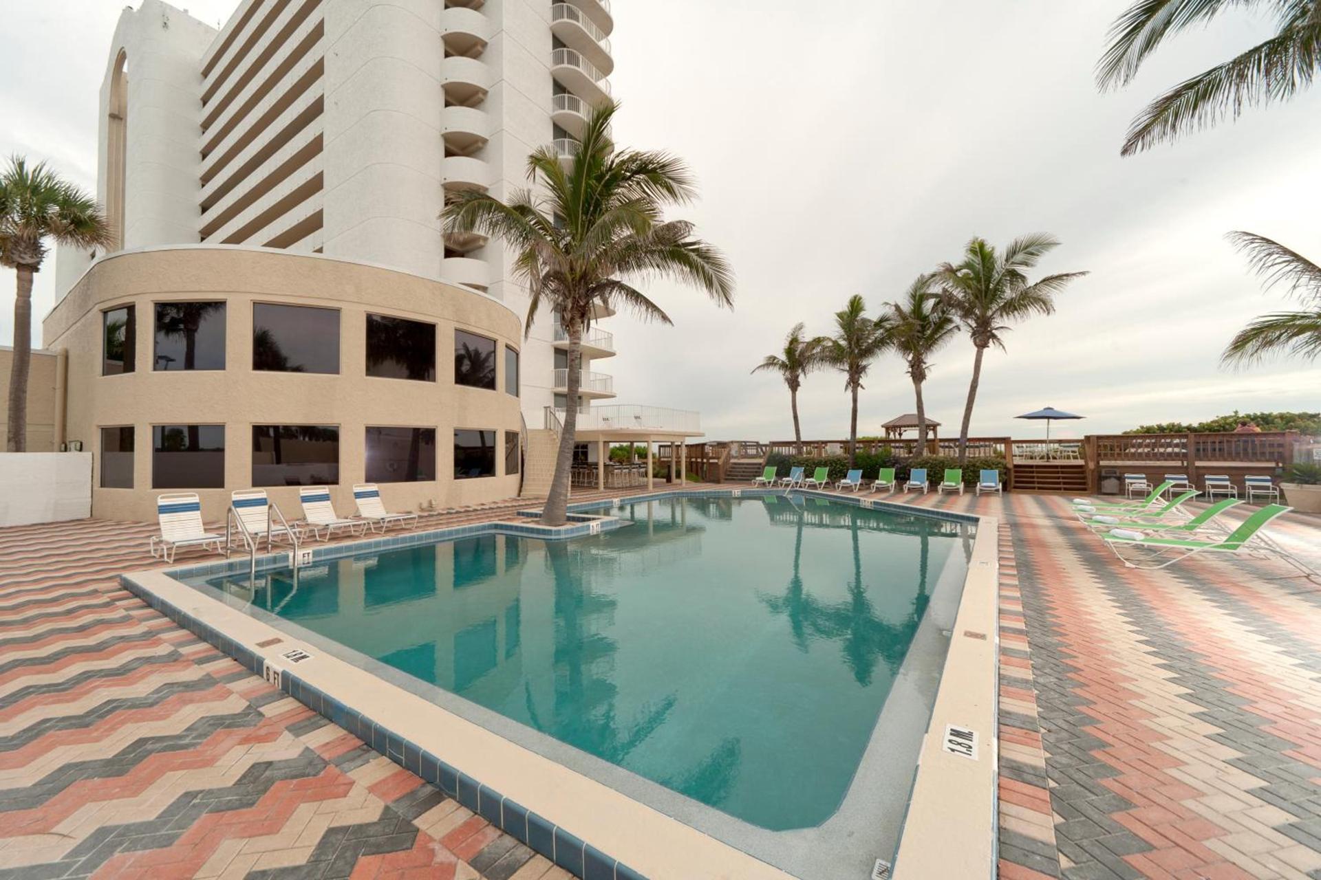 Radisson Suite Hotel Oceanfront photo 38