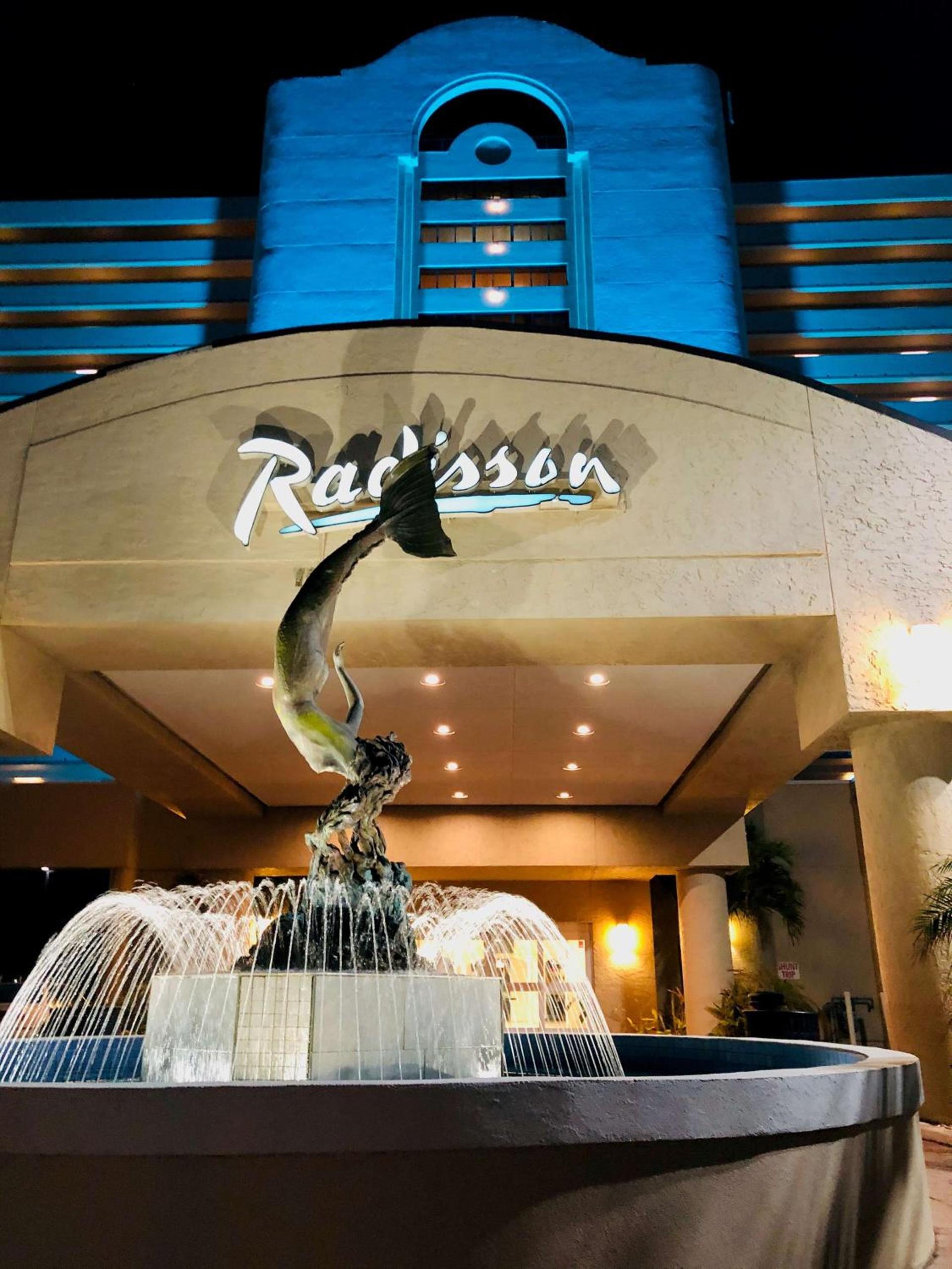 Radisson Suite Hotel Oceanfront photo 36