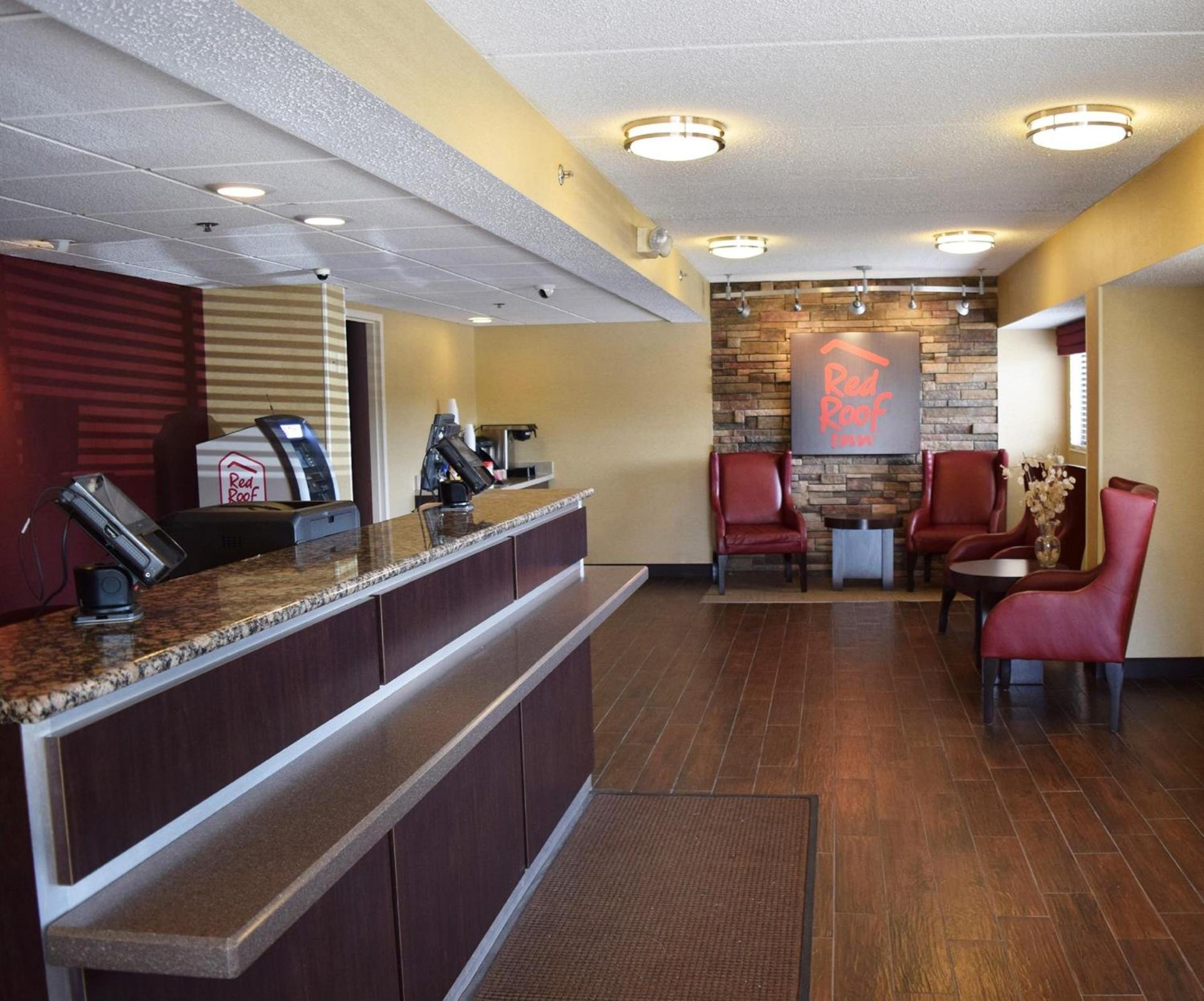 Red Roof Inn Syracuse photo 4