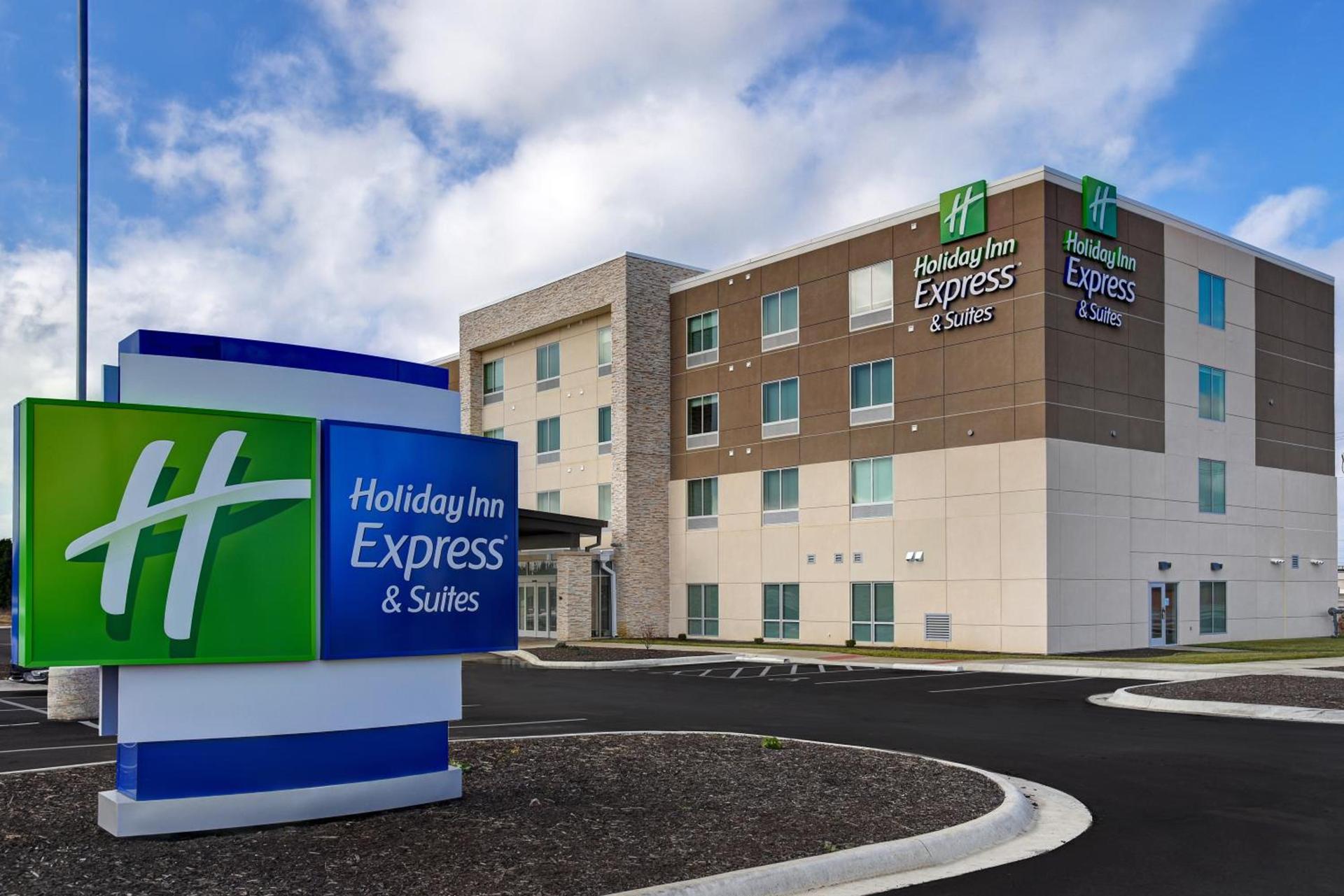 Holiday Inn Express & Suites - Ottawa by IHG photo 2