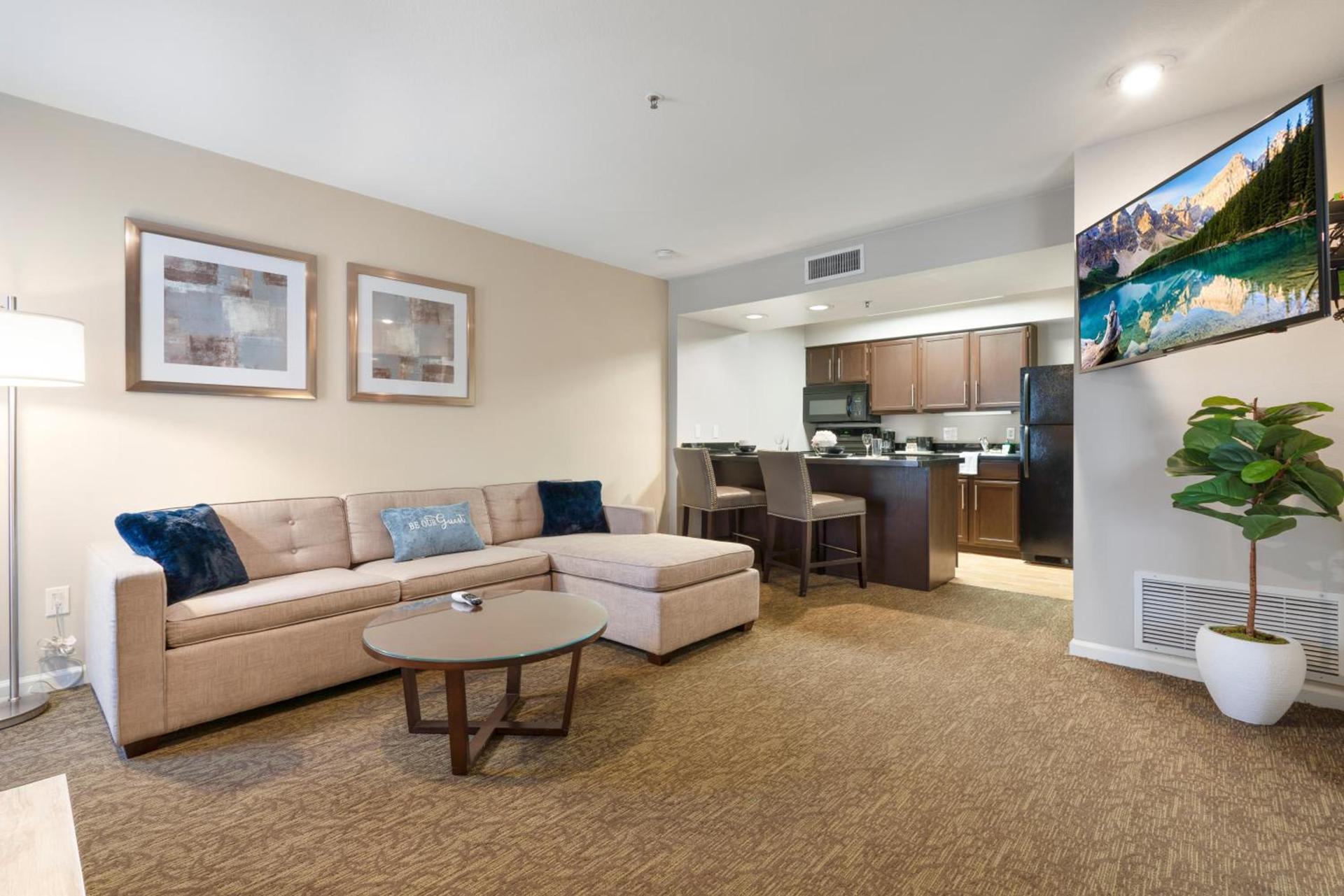 Chase Suites Brea-Fullerton - North Orange County photo 20