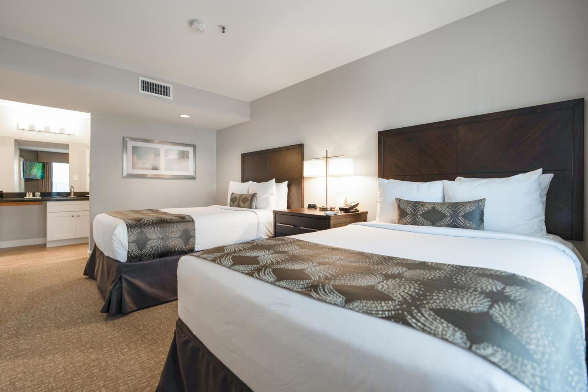 Chase Suites Brea-Fullerton - North Orange County photo 22