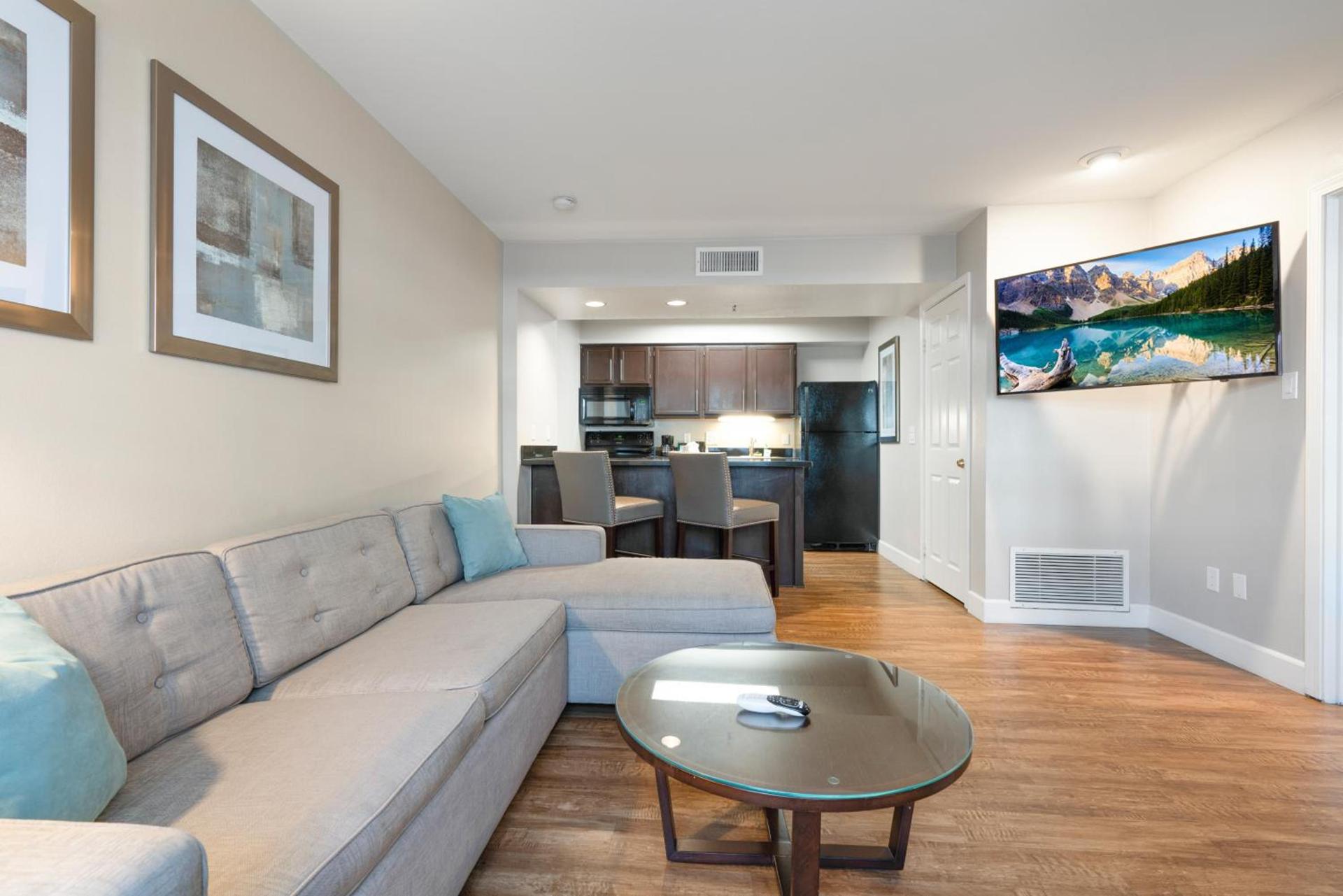 Chase Suites Brea-Fullerton - North Orange County photo 11