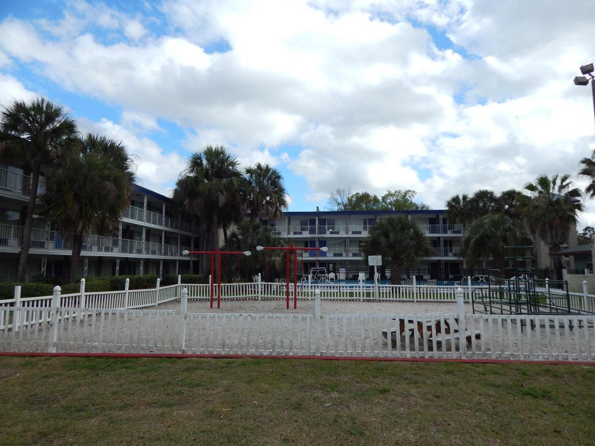 Knights Inn - Plant City photo 8