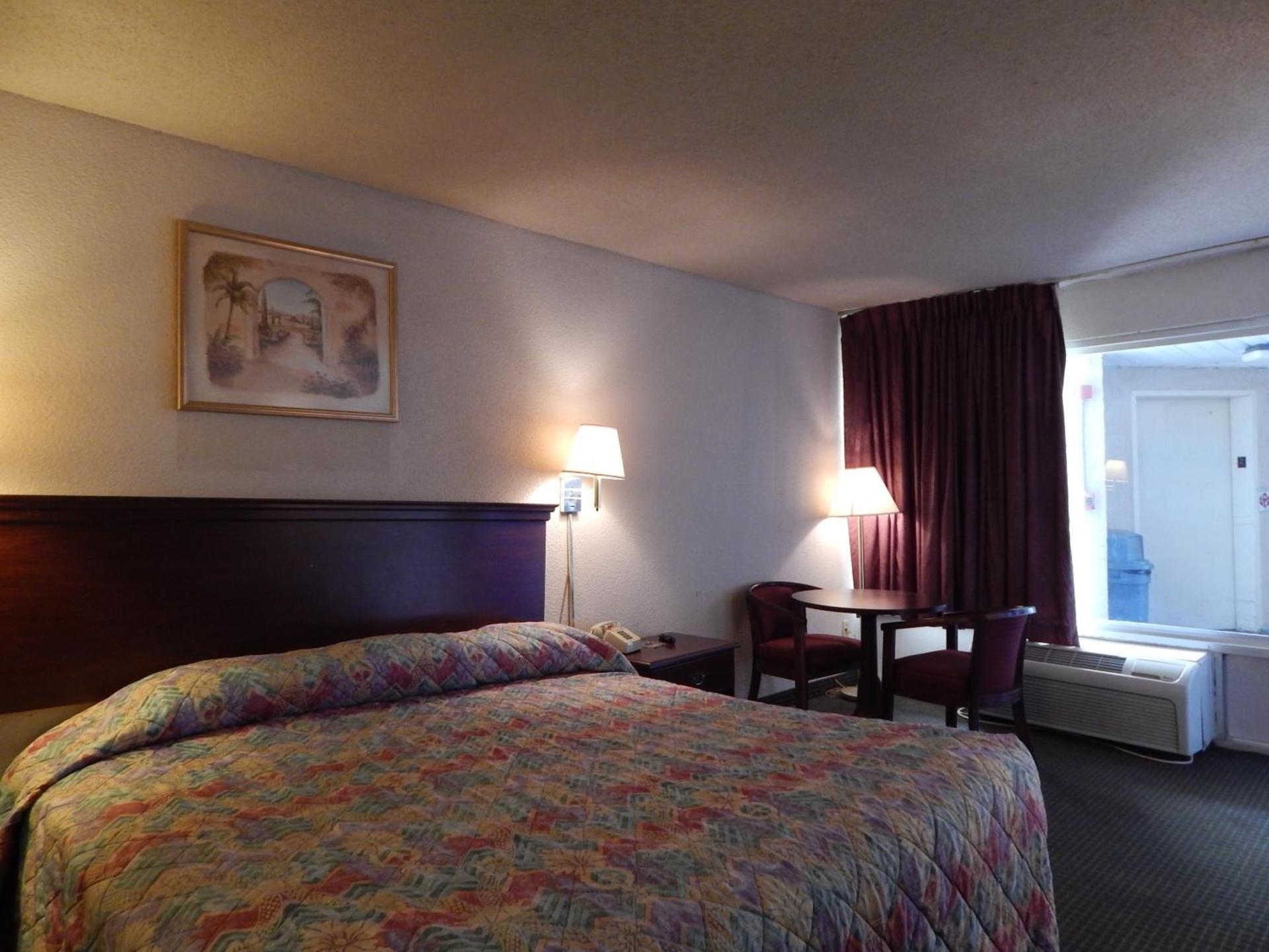 Knights Inn - Plant City photo 17