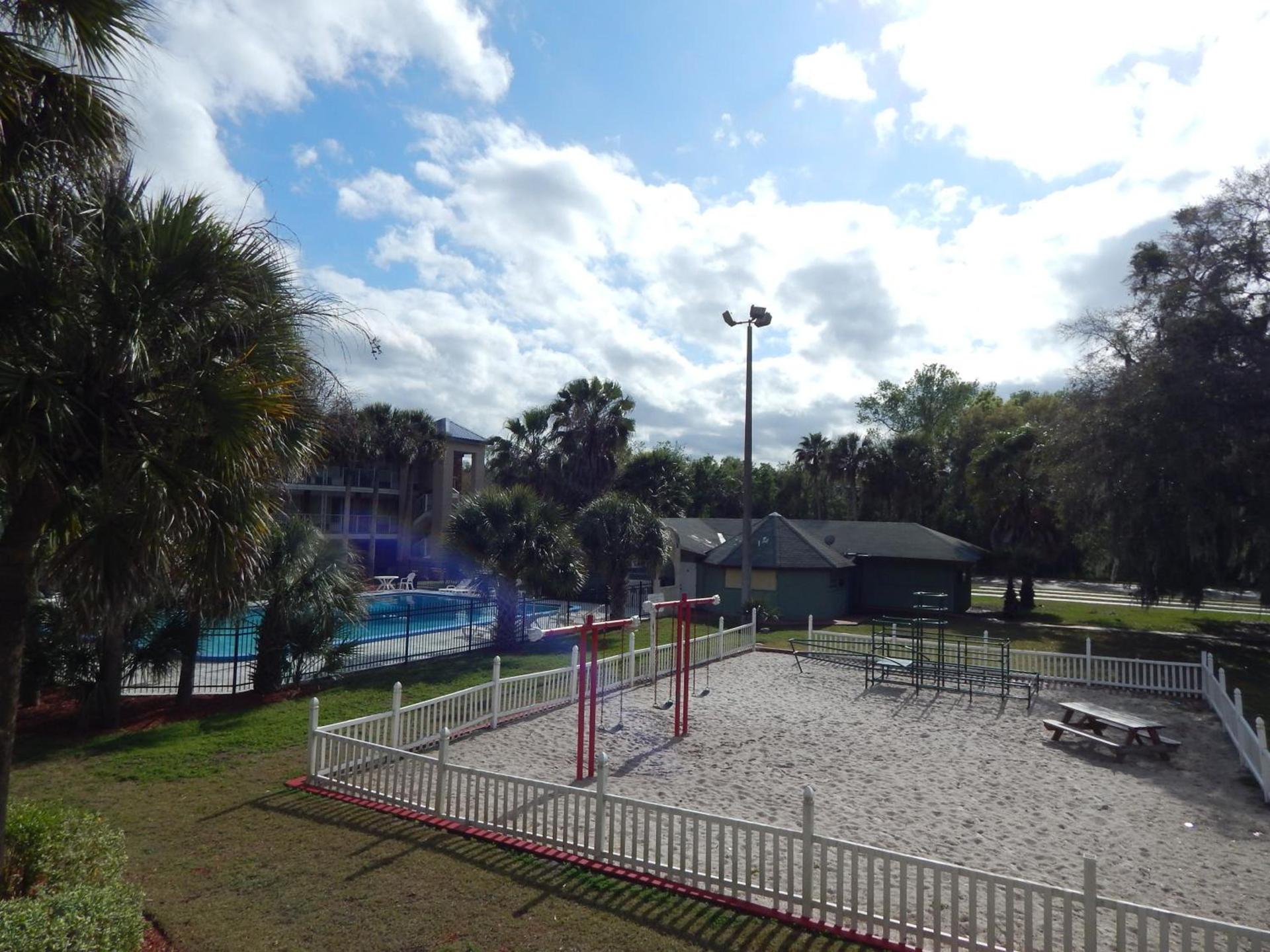Knights Inn - Plant City photo 10