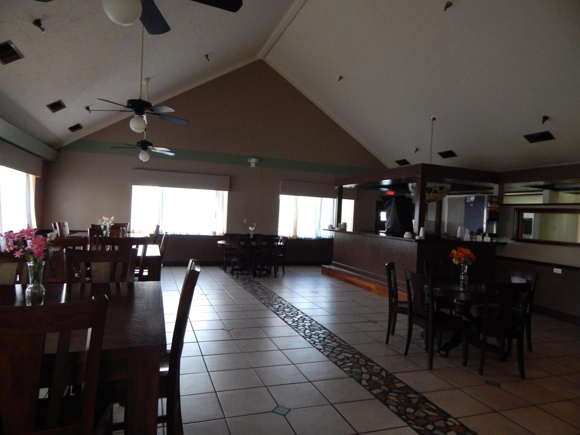 Knights Inn - Plant City photo 22