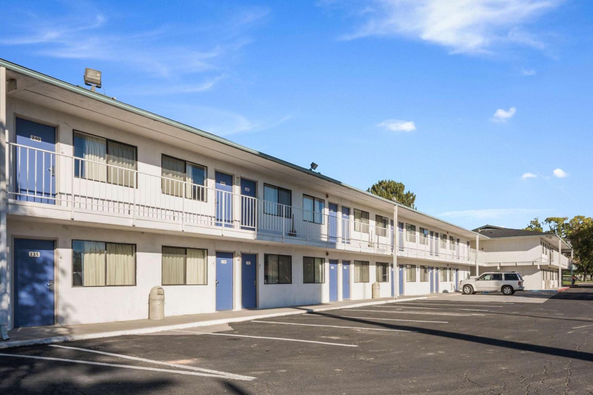 Park Inn by Radisson, Winnemucca photo 7