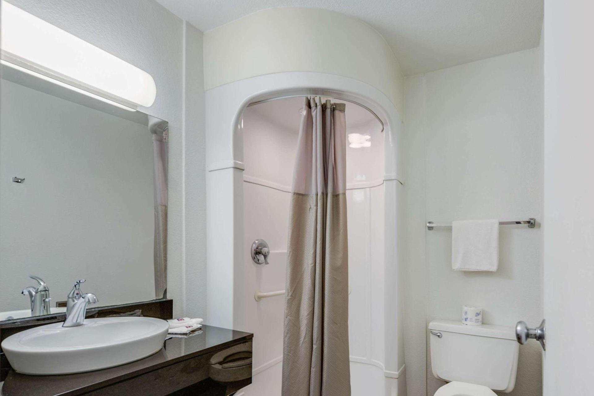 Park Inn by Radisson, Winnemucca photo 23