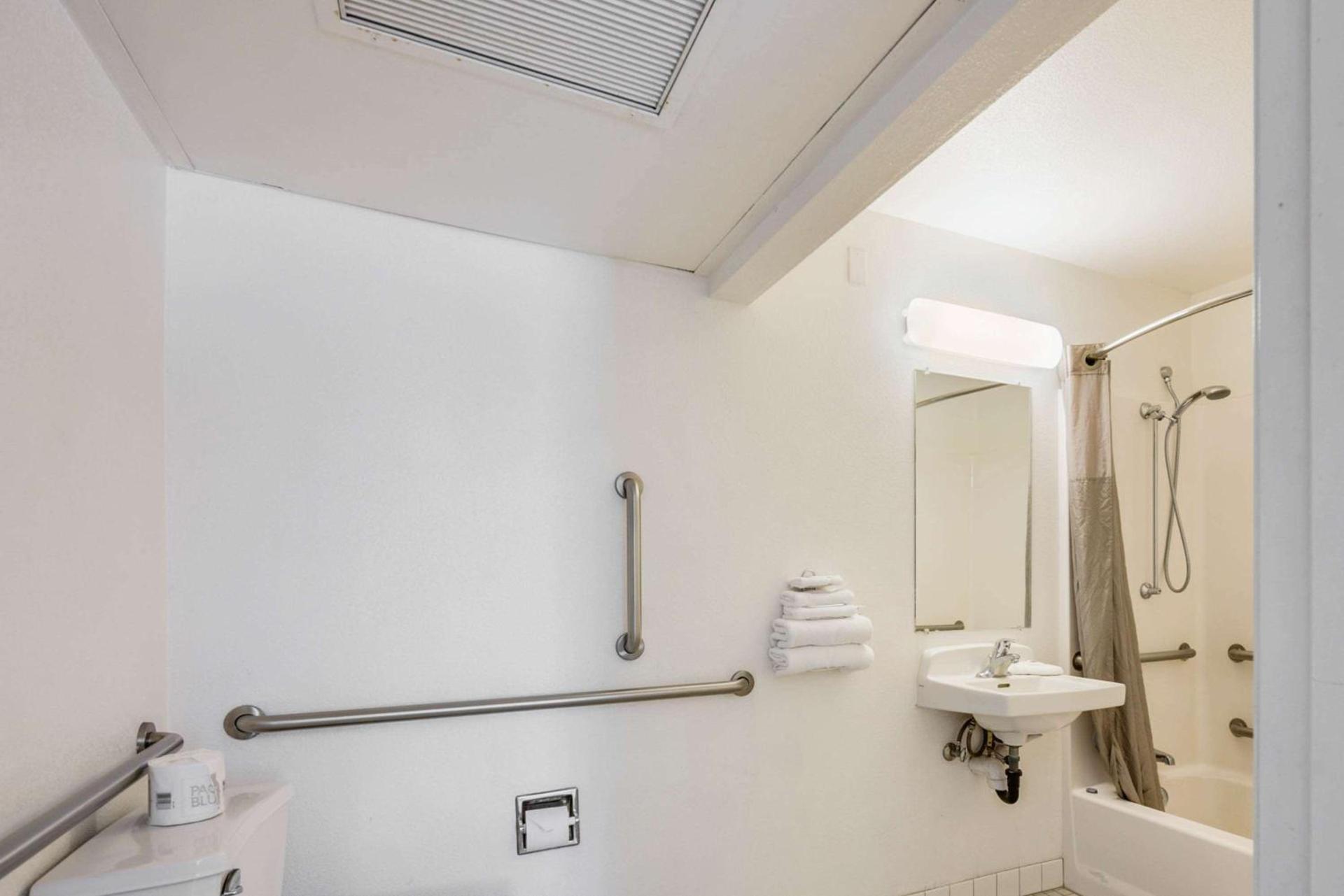 Park Inn by Radisson, Winnemucca photo 25