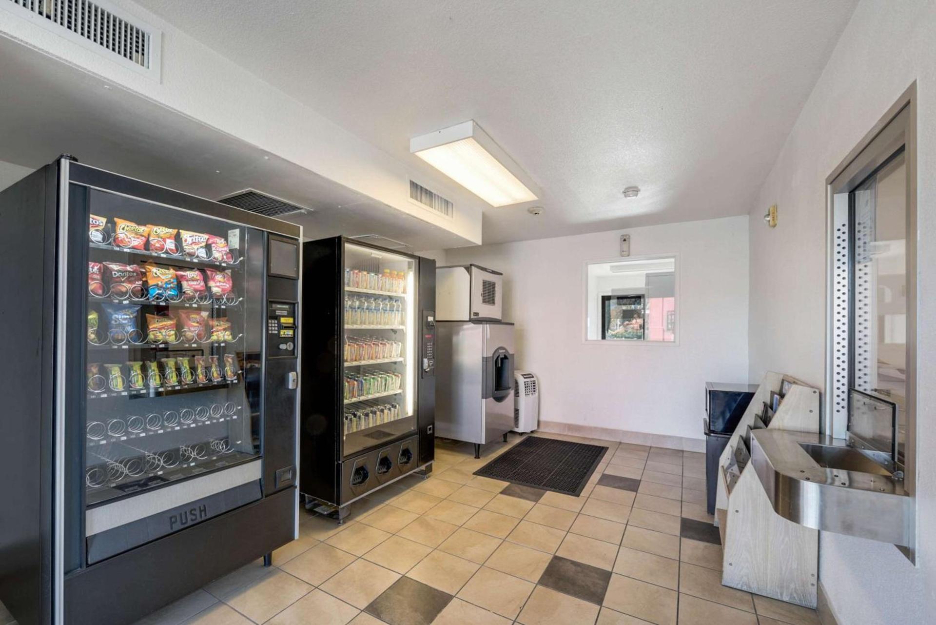 Park Inn by Radisson, Winnemucca photo 30