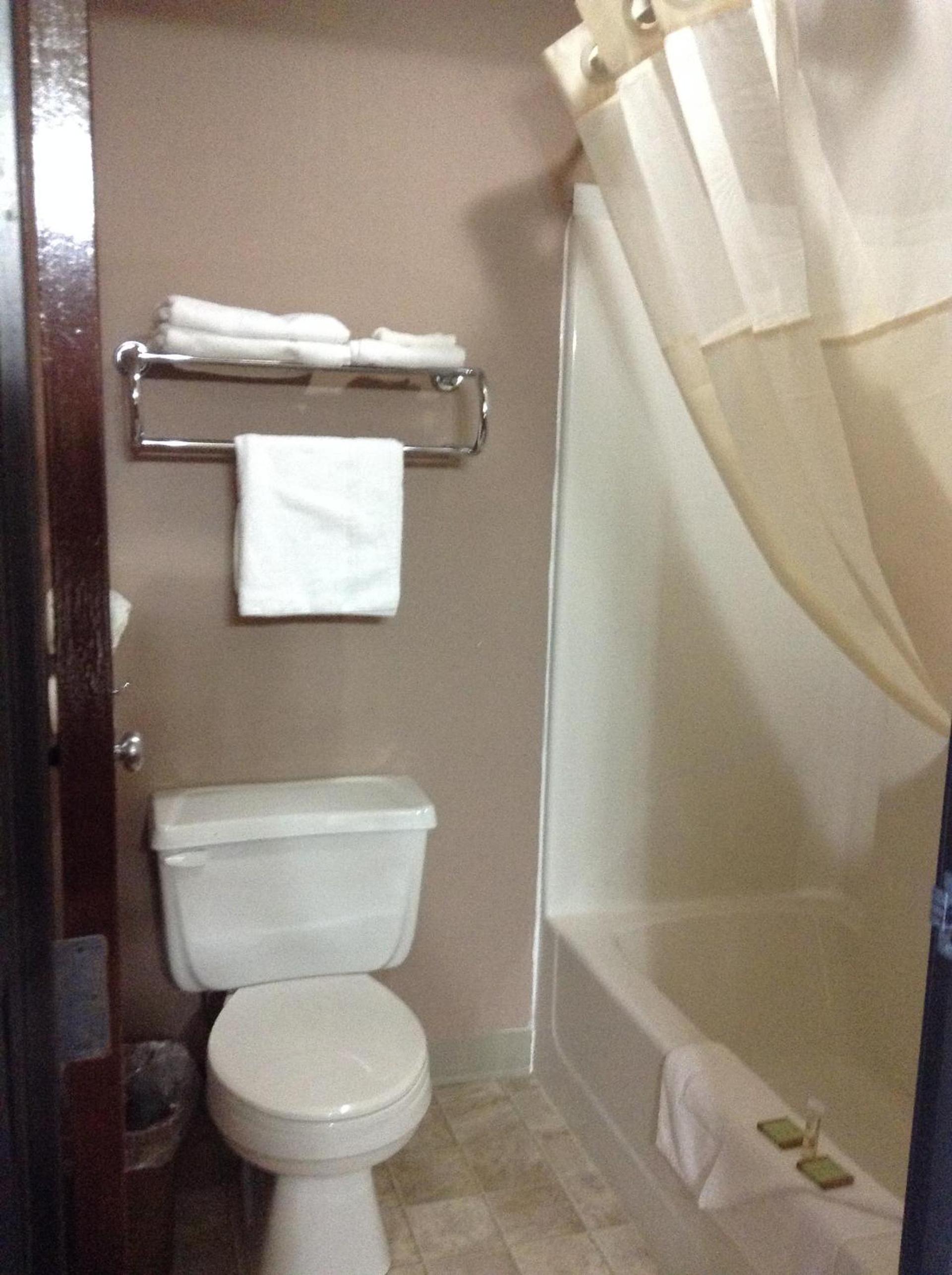 Heartland Hotel & Suites photo 33