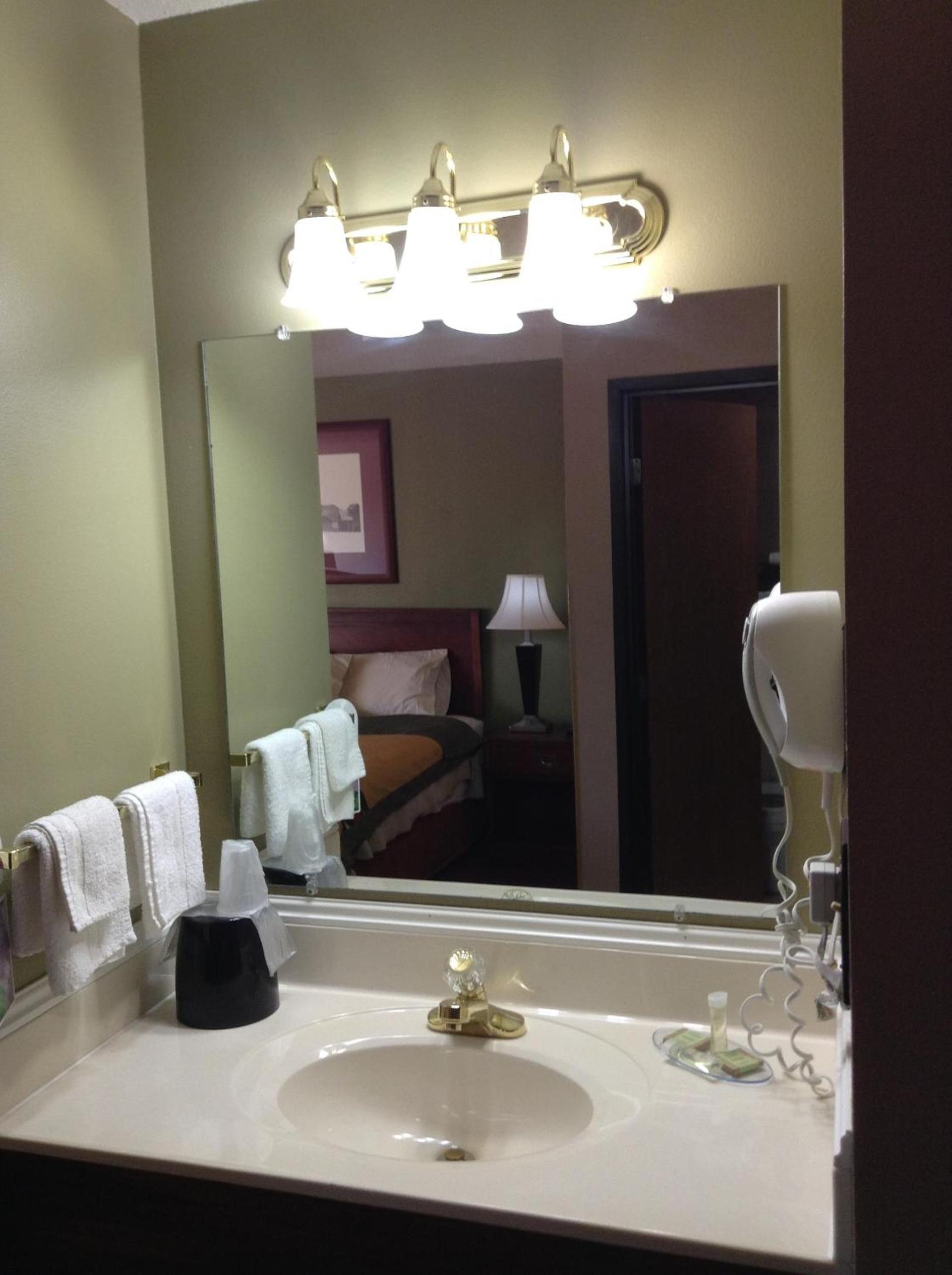 Heartland Hotel & Suites photo 31