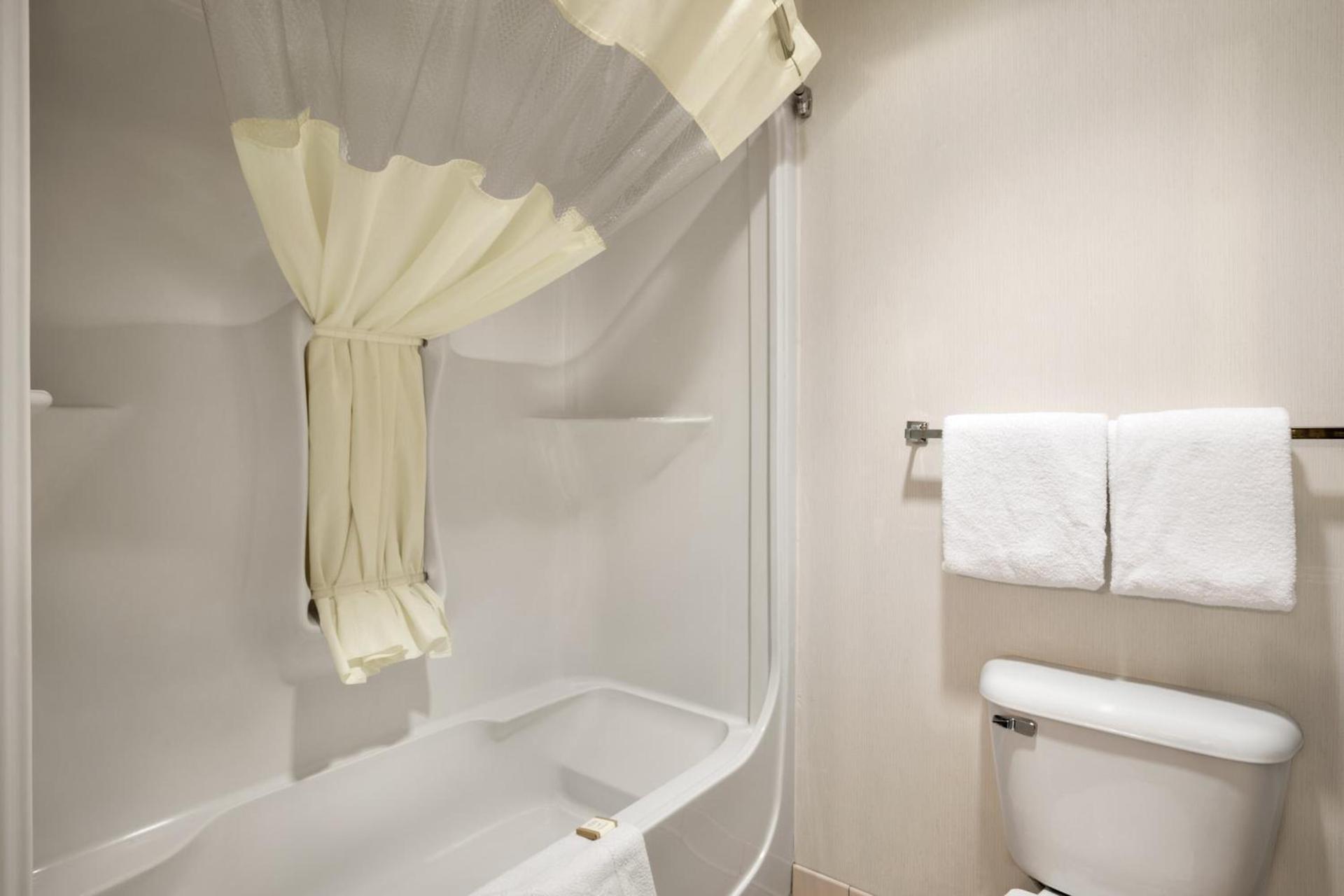 Best Western North I-25 Hotel photo 8