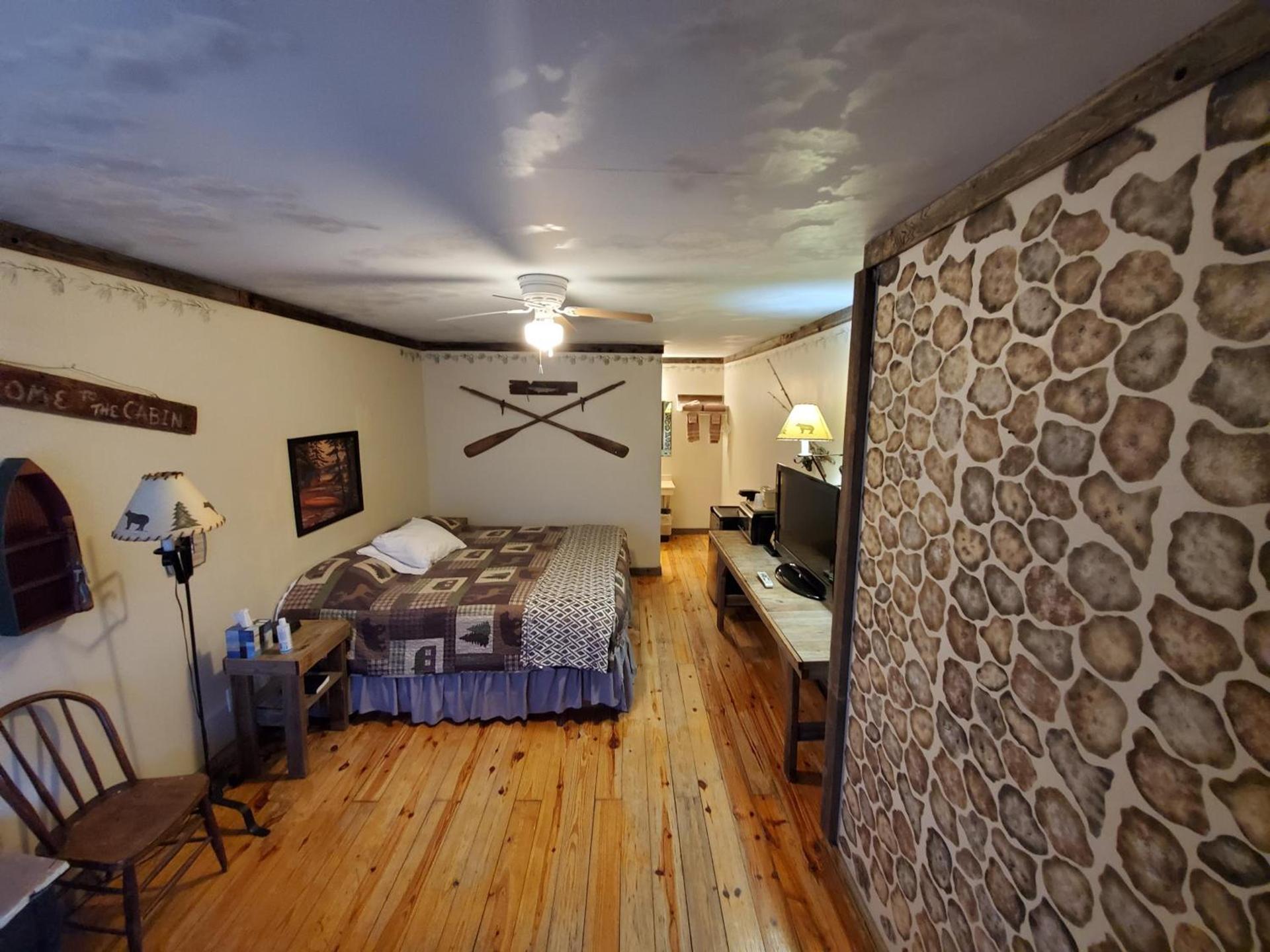 Jamesport Inn photo 3