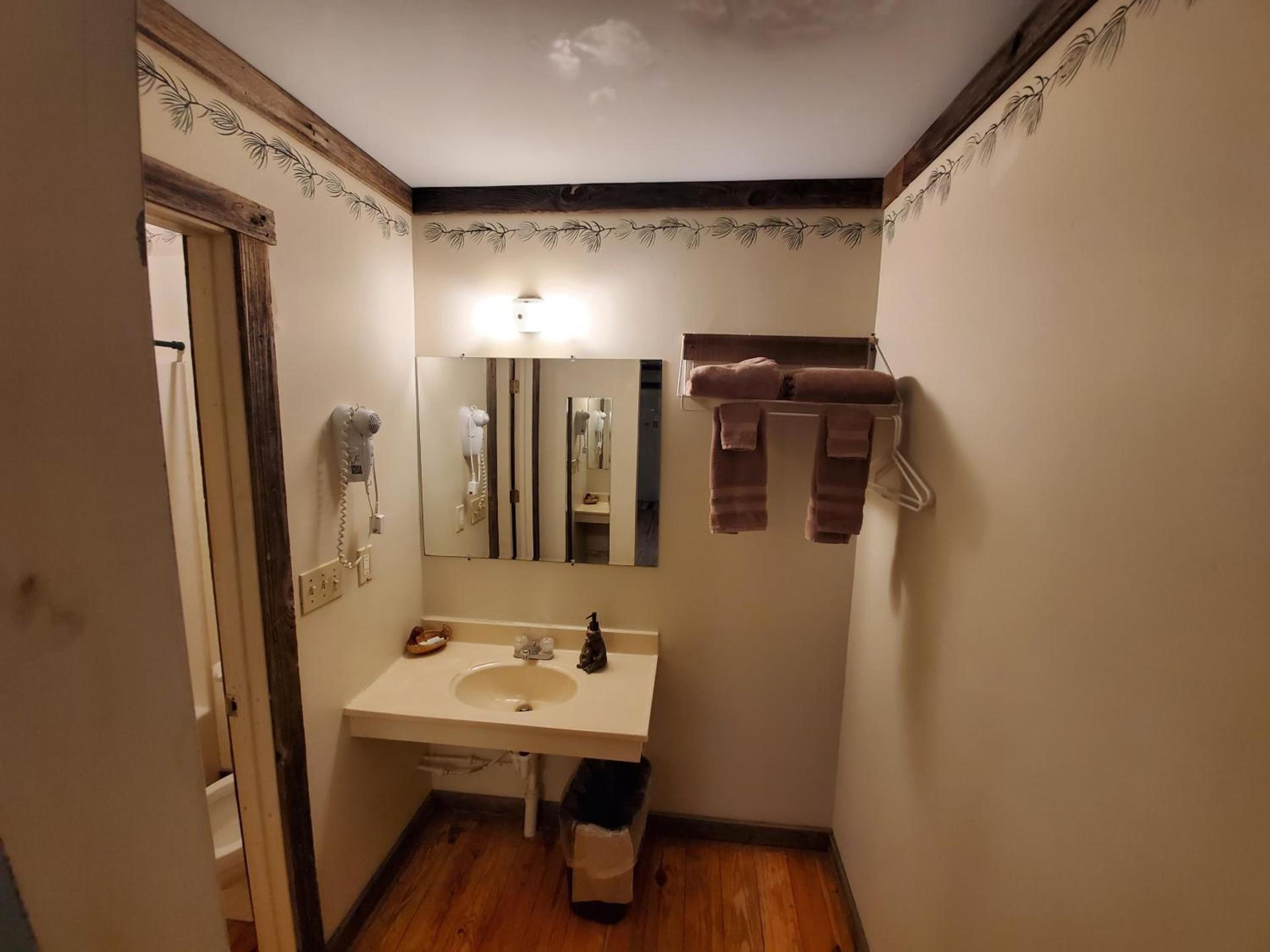 Jamesport Inn photo 47
