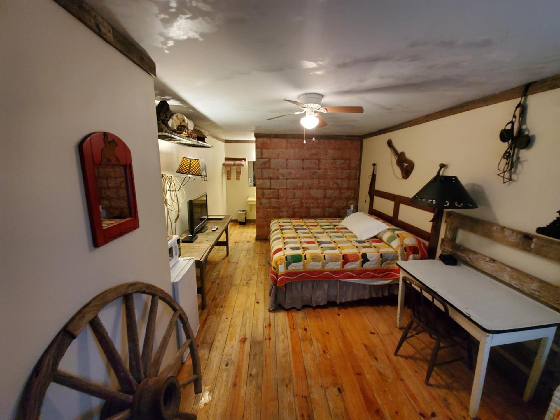 Jamesport Inn photo 49
