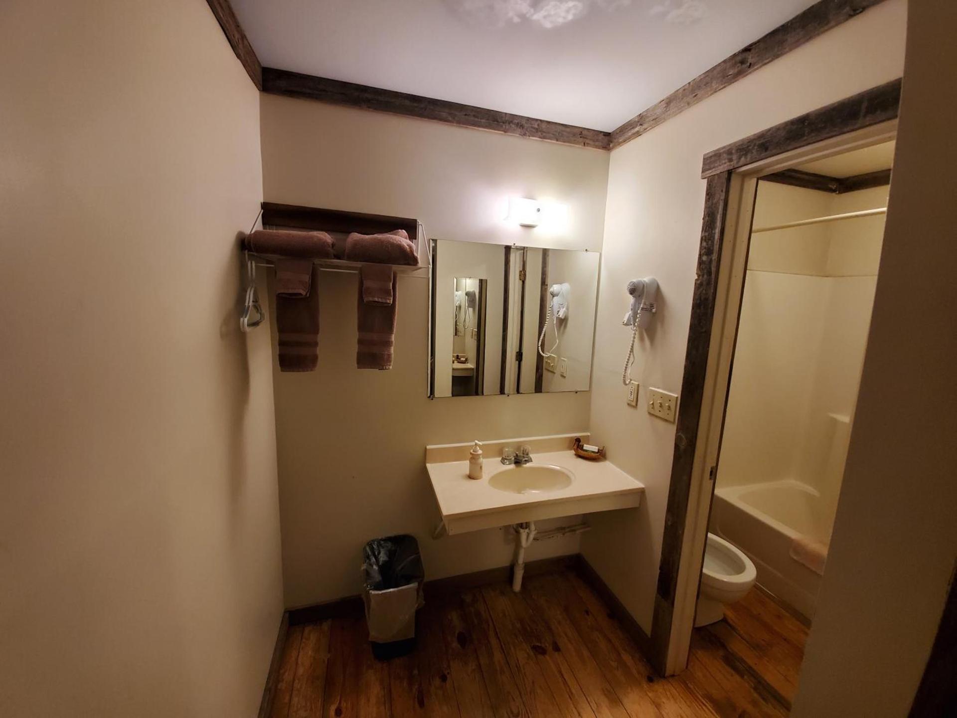 Jamesport Inn photo 52