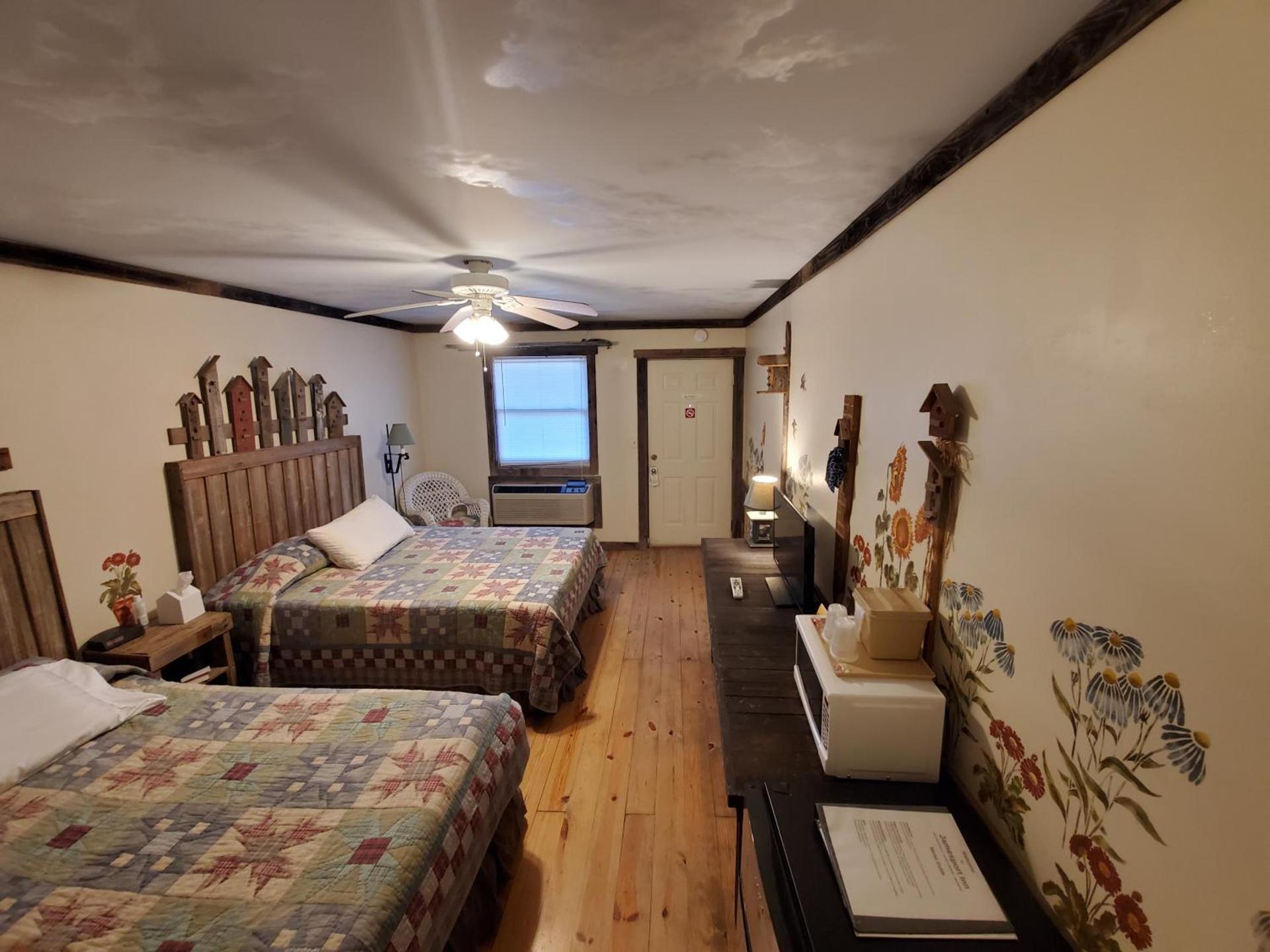 Jamesport Inn photo 27