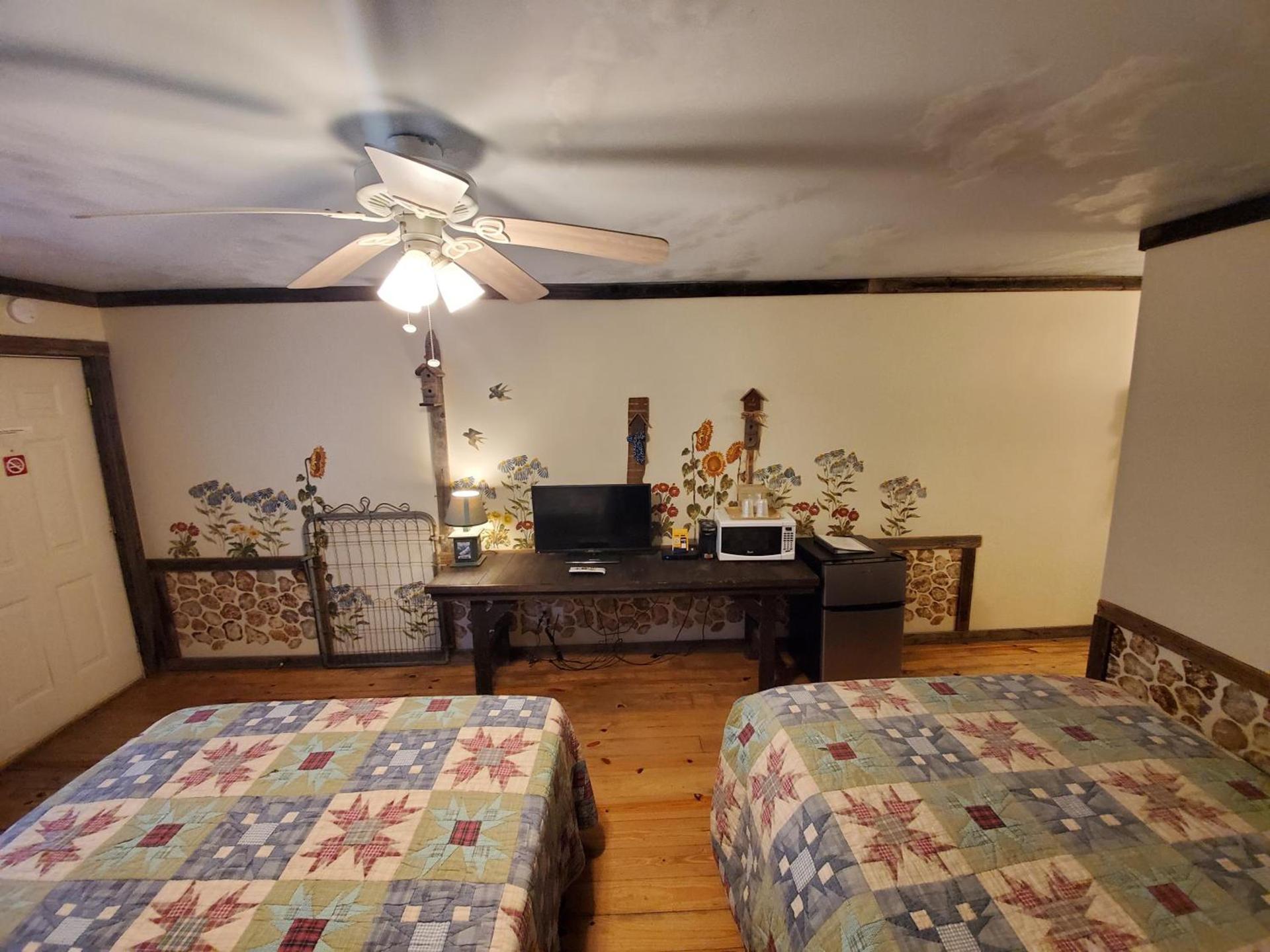 Jamesport Inn photo 28