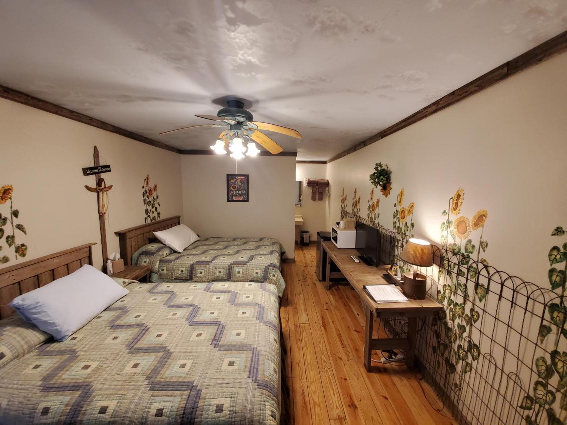 Jamesport Inn photo 32
