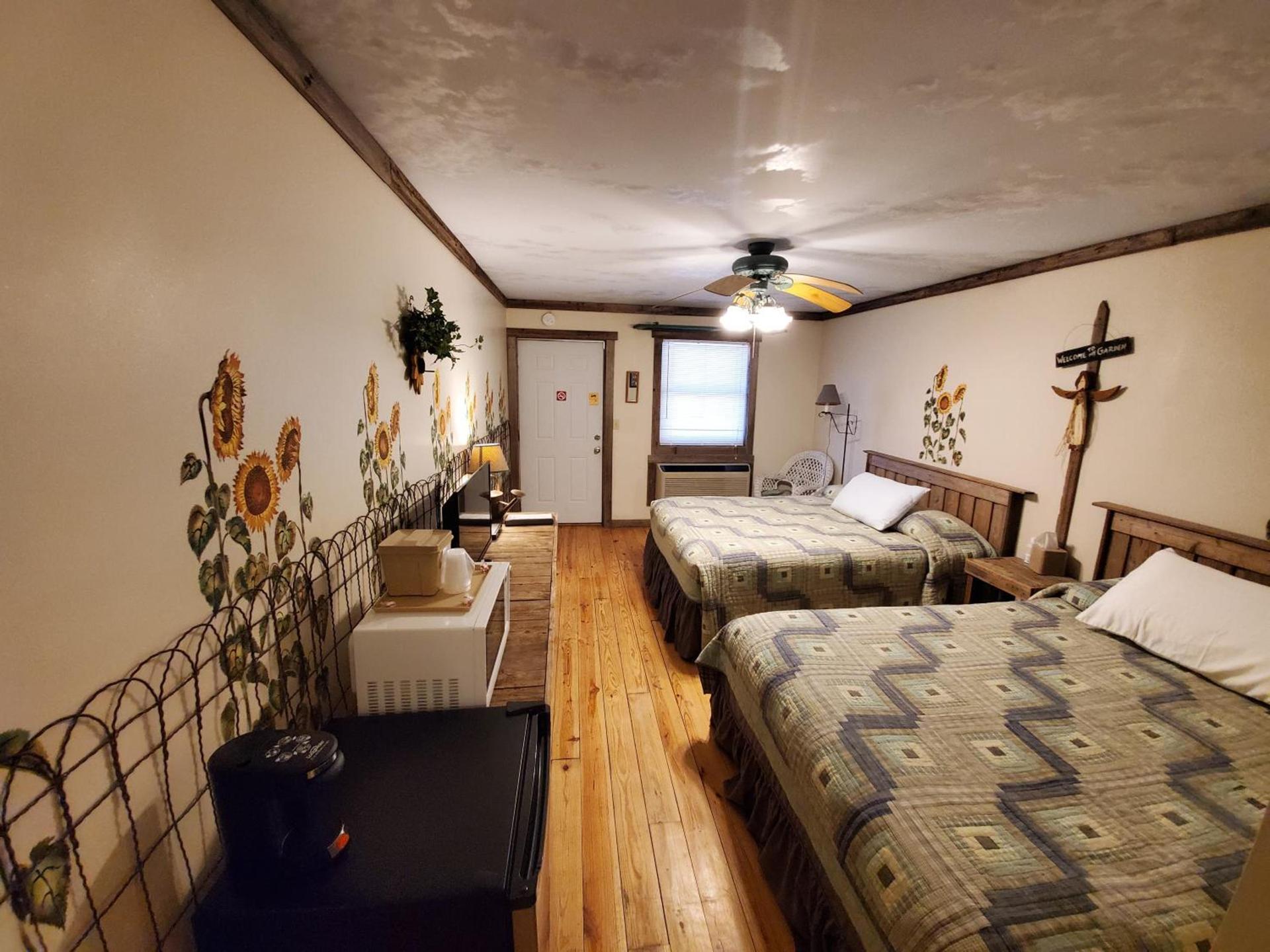 Jamesport Inn photo 35