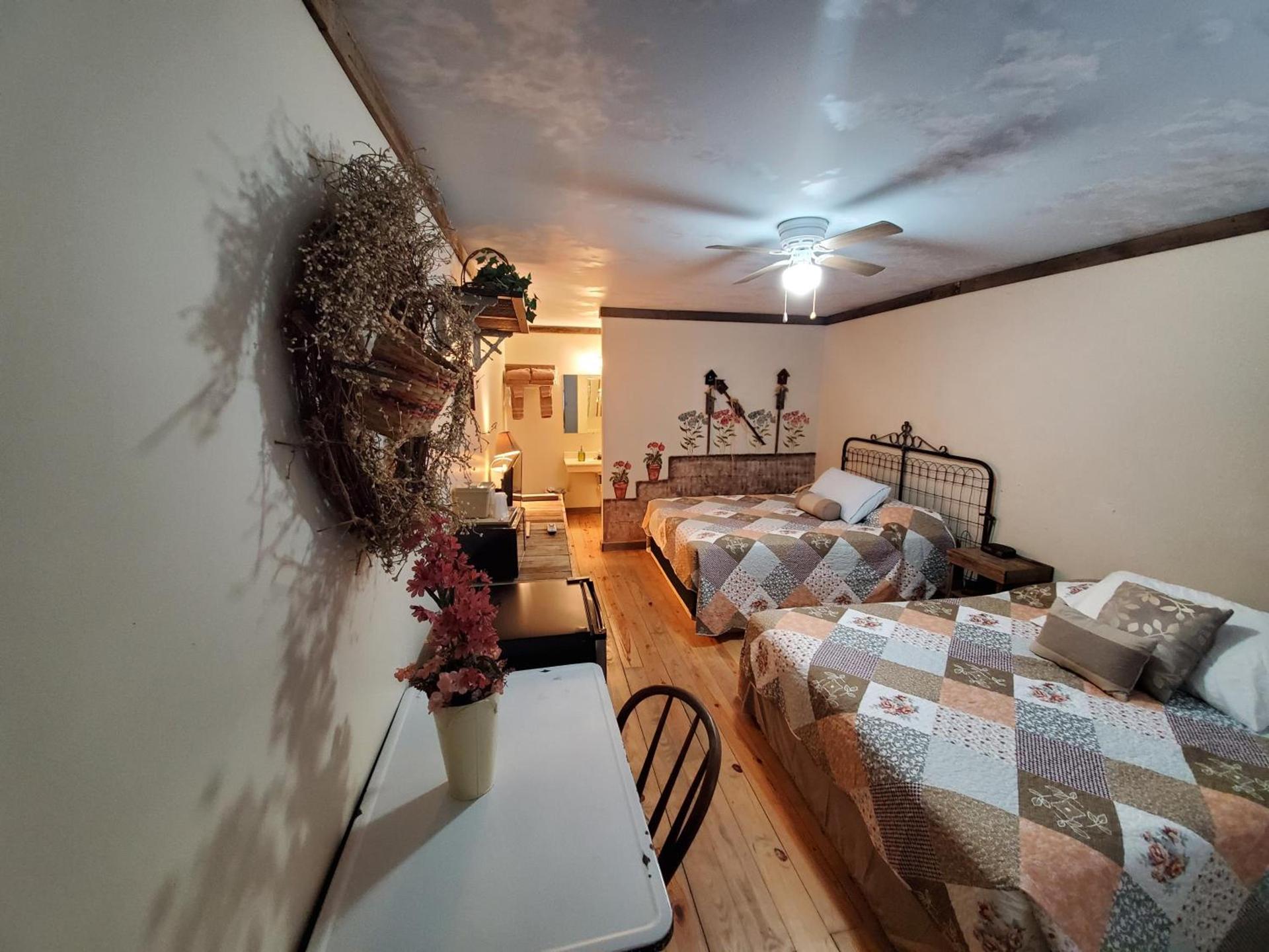 Jamesport Inn photo 36