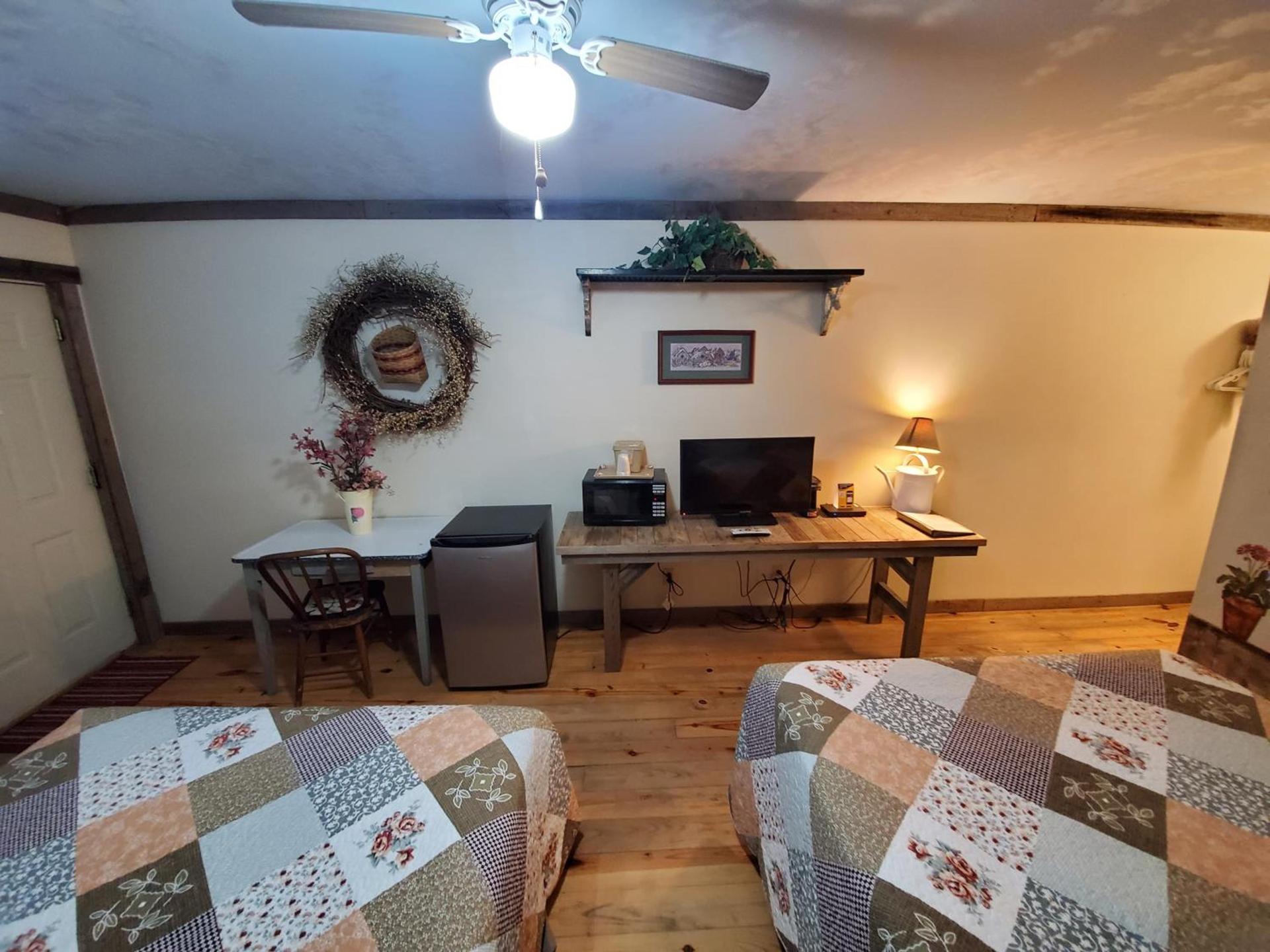 Jamesport Inn photo 38