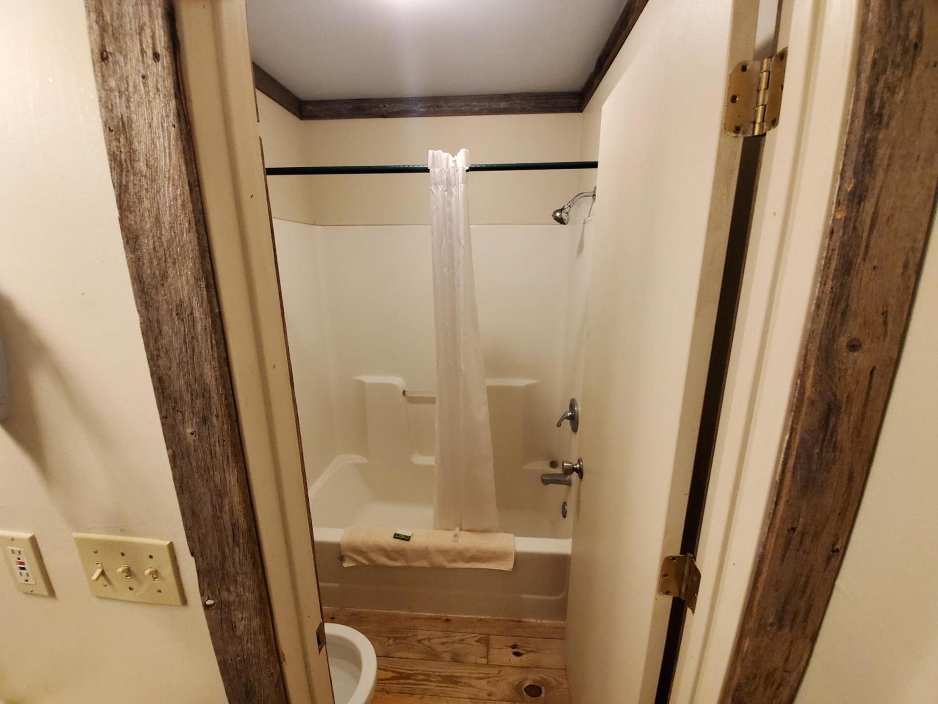 Jamesport Inn photo 40
