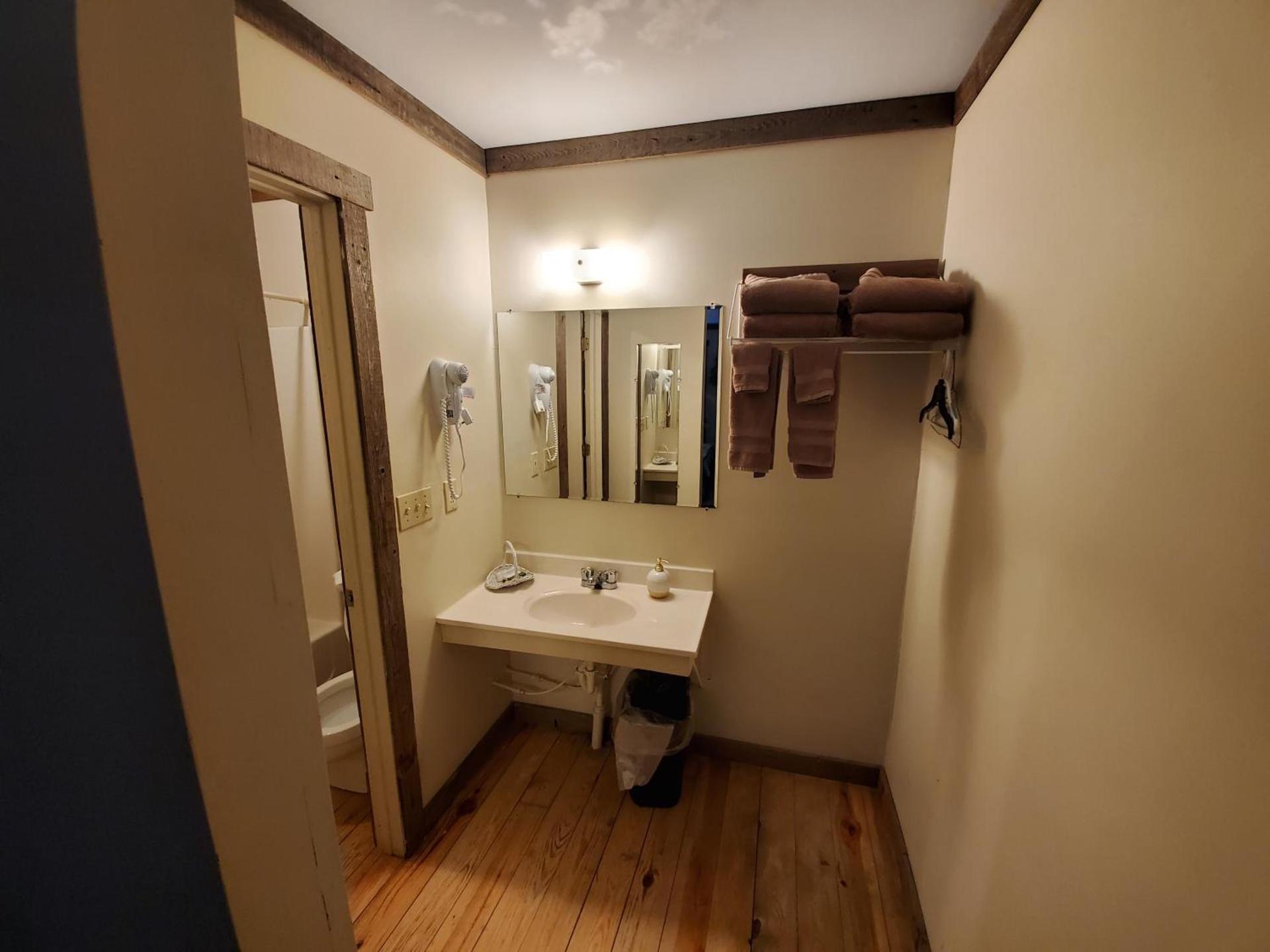 Jamesport Inn photo 43